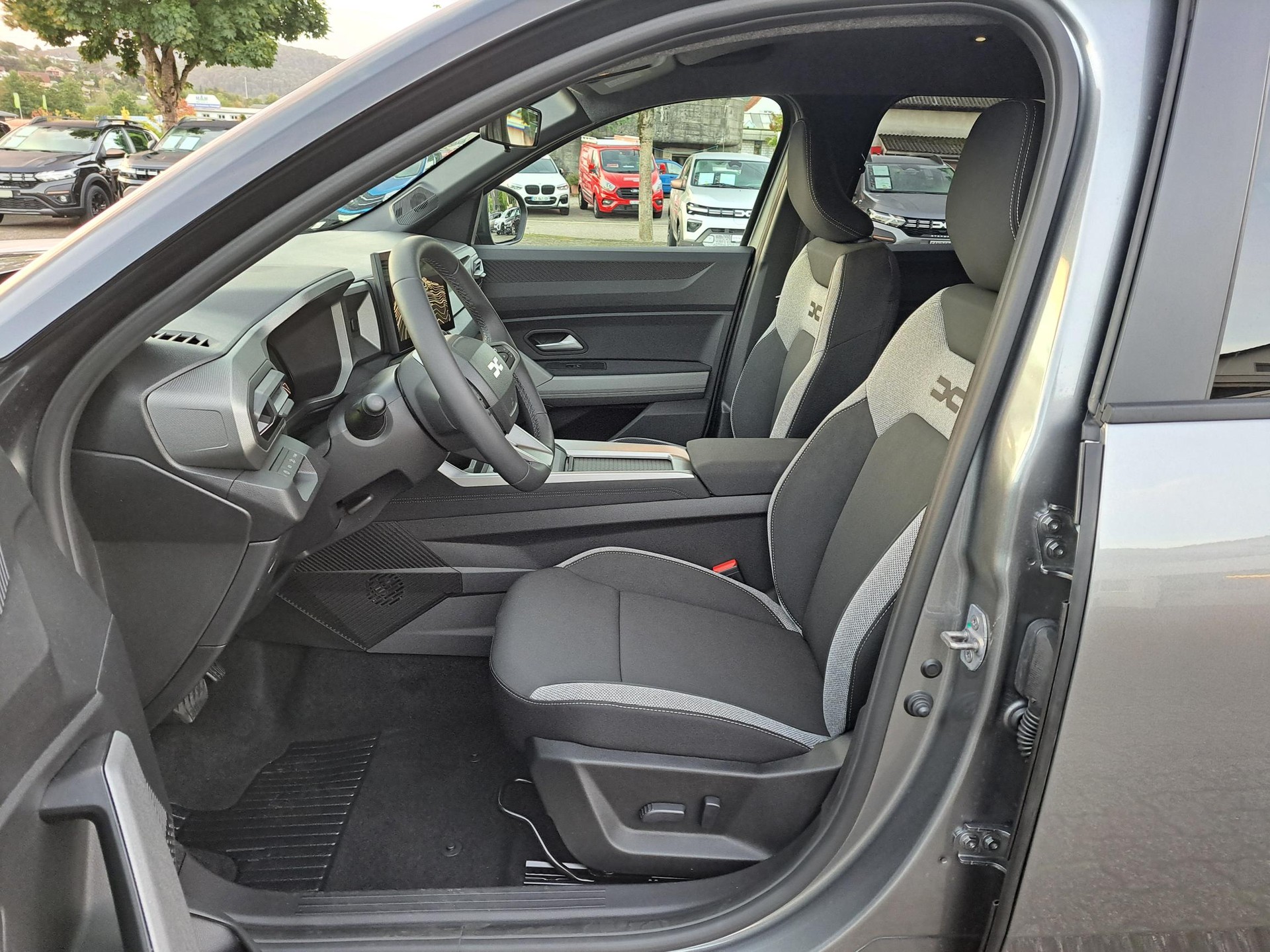 DACIA Bigster 1.8 Hybrid Journey-image-5