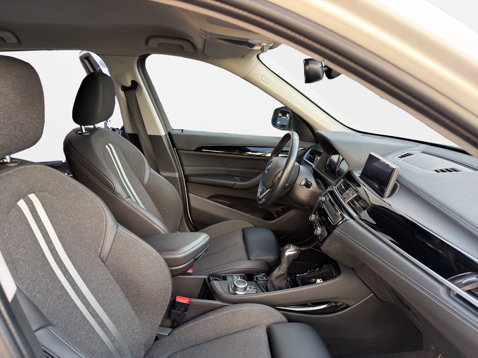 BMW X1 xDrive 25e Sport Line-image-18