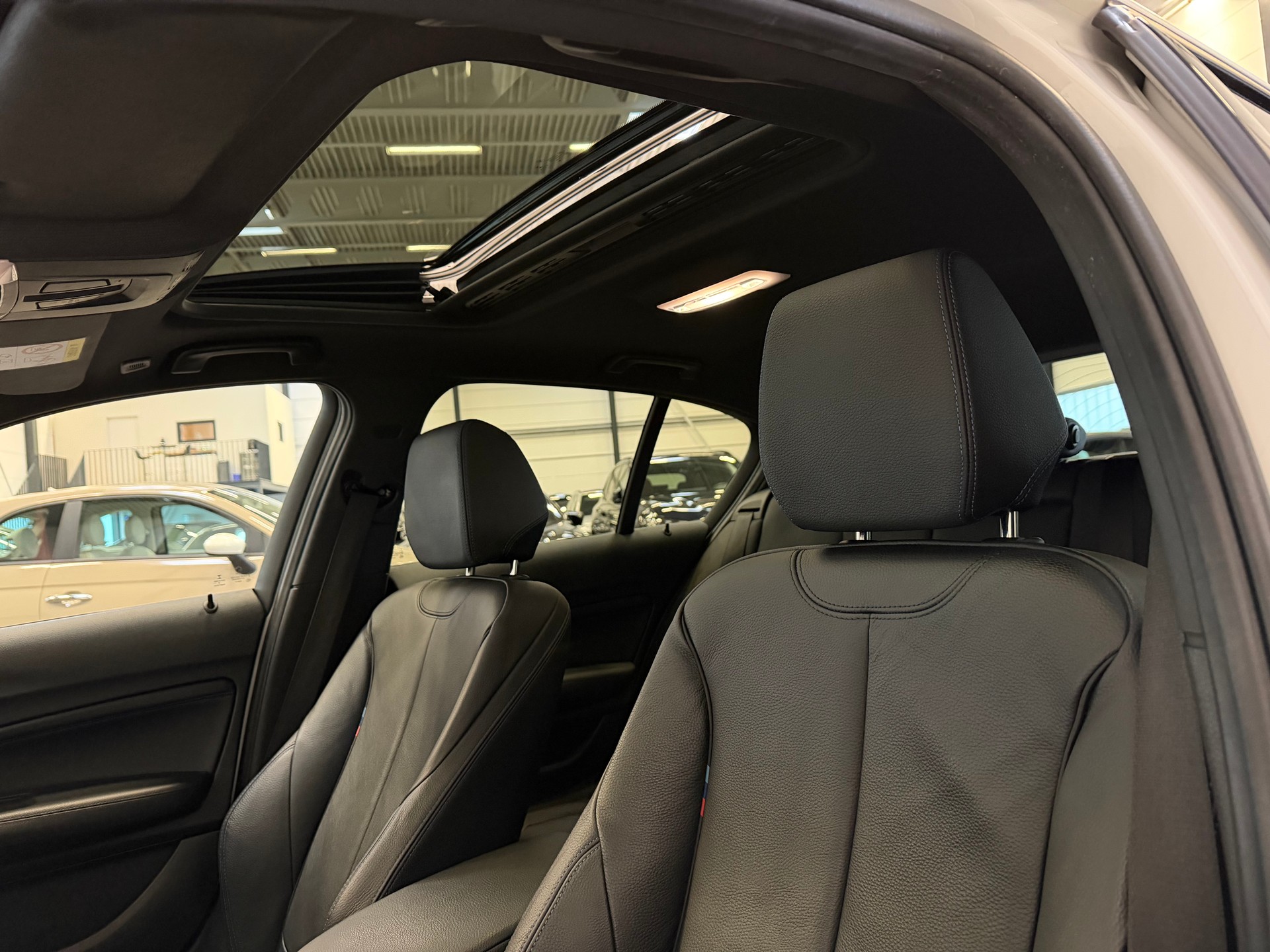 BMW 118d xDrive Edition M Sport-image-17