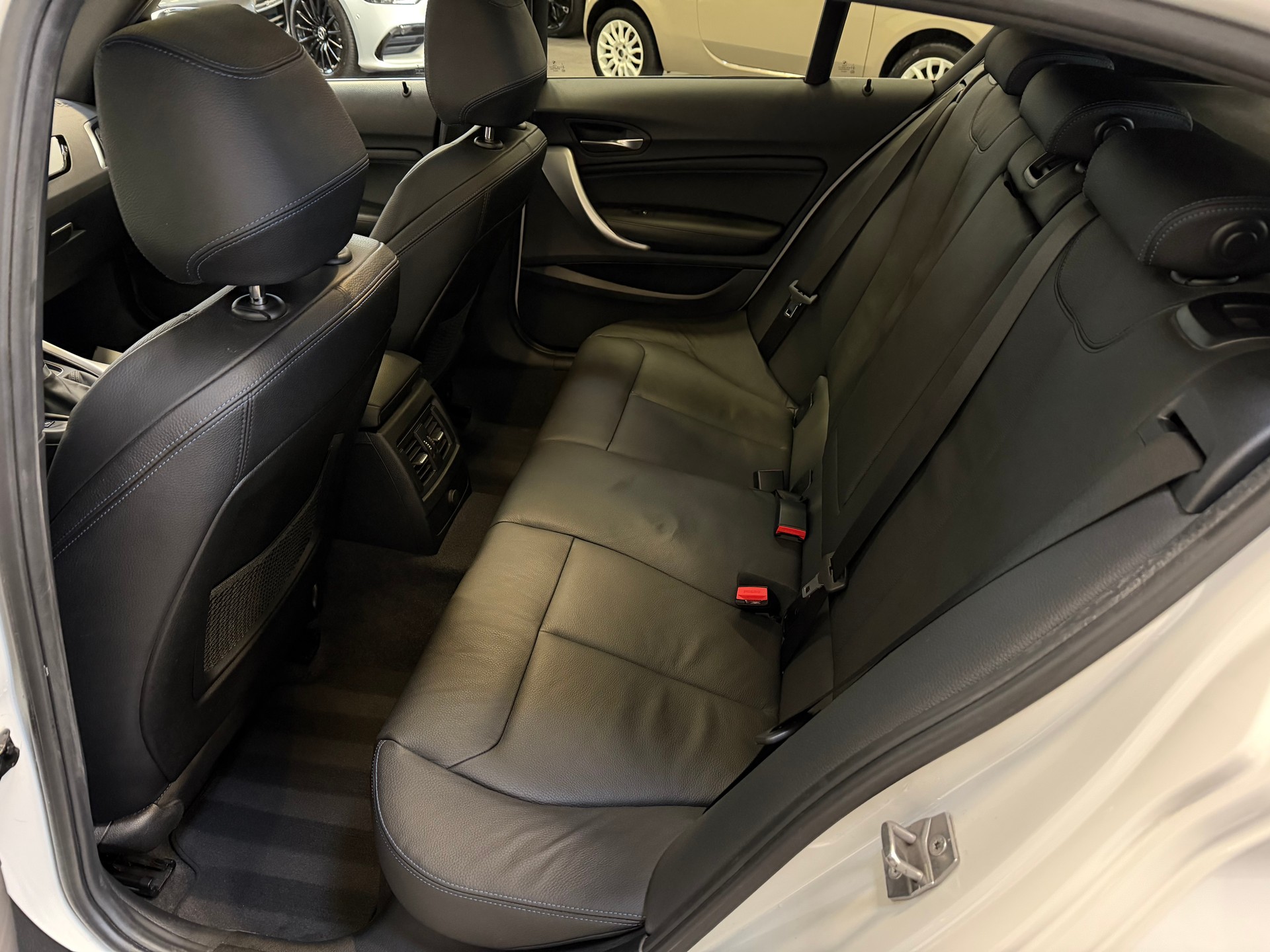 BMW 118d xDrive Edition M Sport-image-20