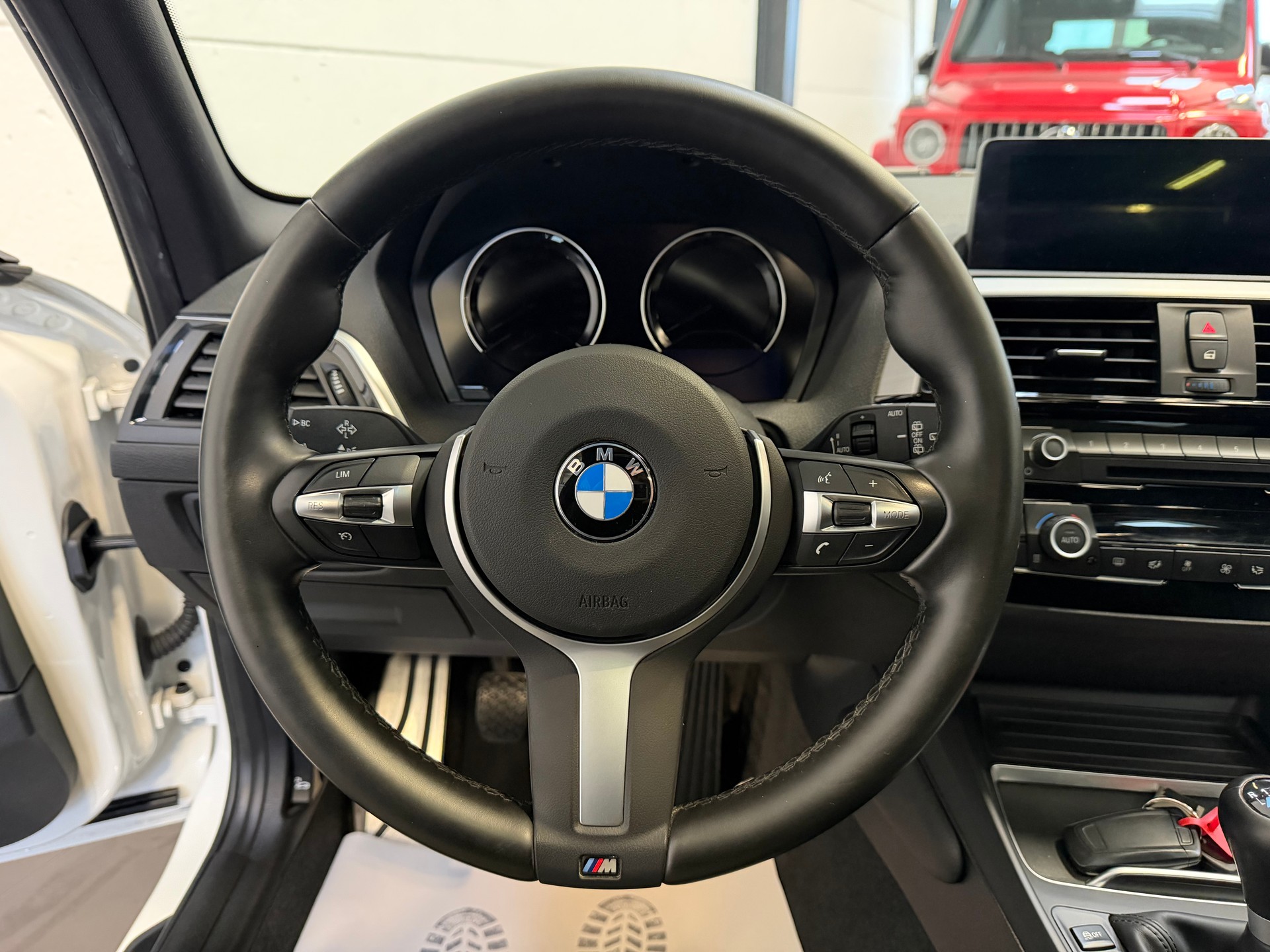 BMW 118d xDrive Edition M Sport-image-22
