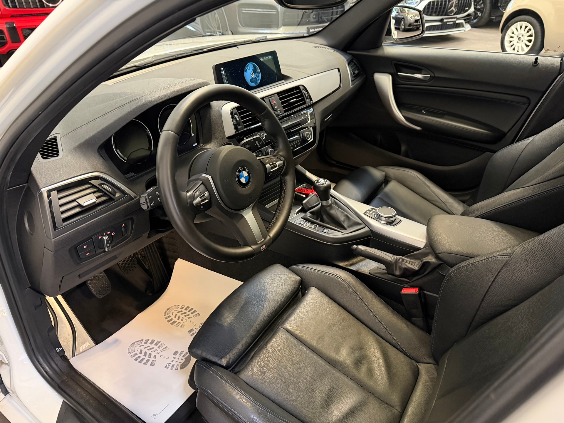 BMW 118d xDrive Edition M Sport-image-16