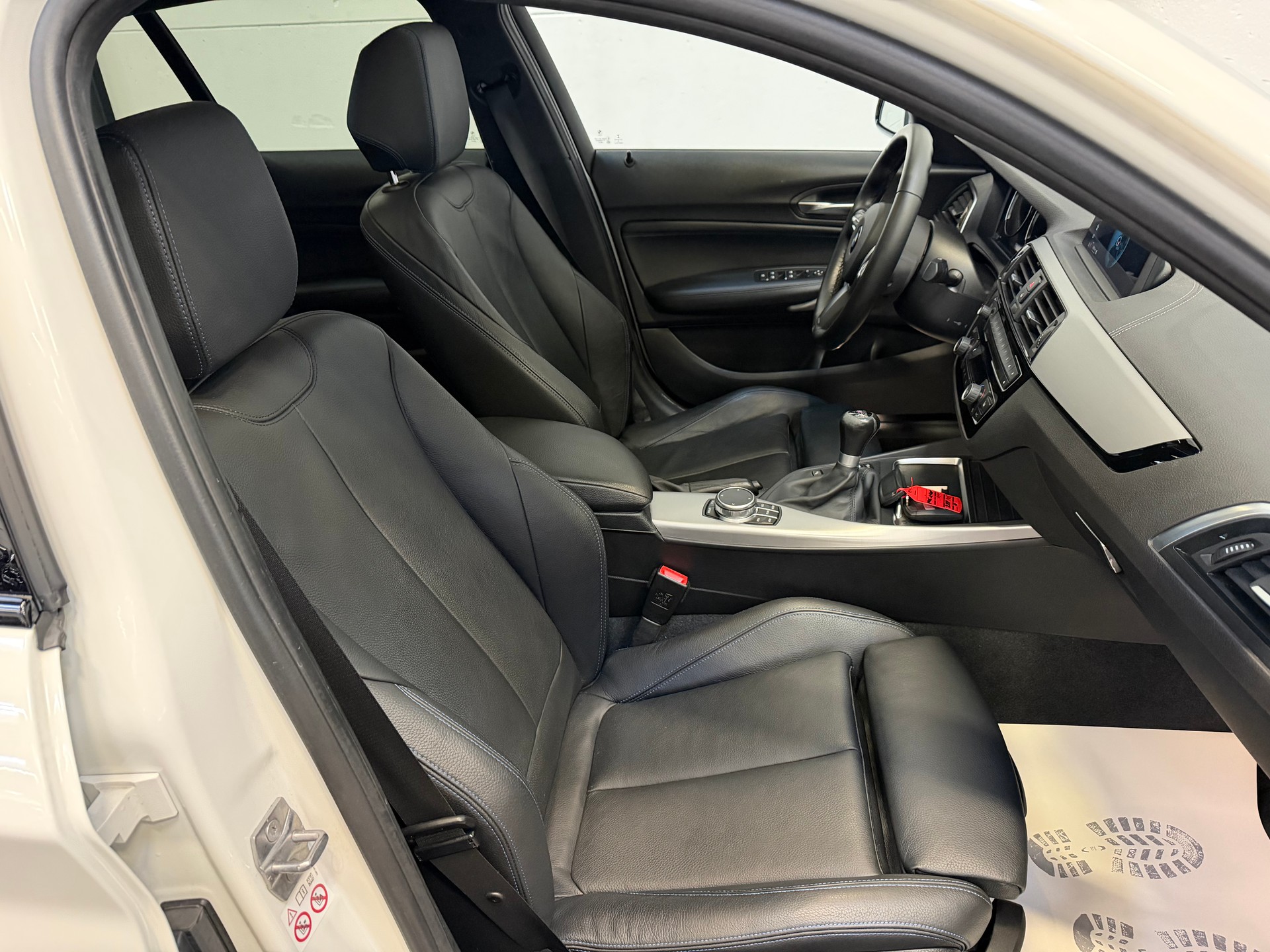 BMW 118d xDrive Edition M Sport-image-19