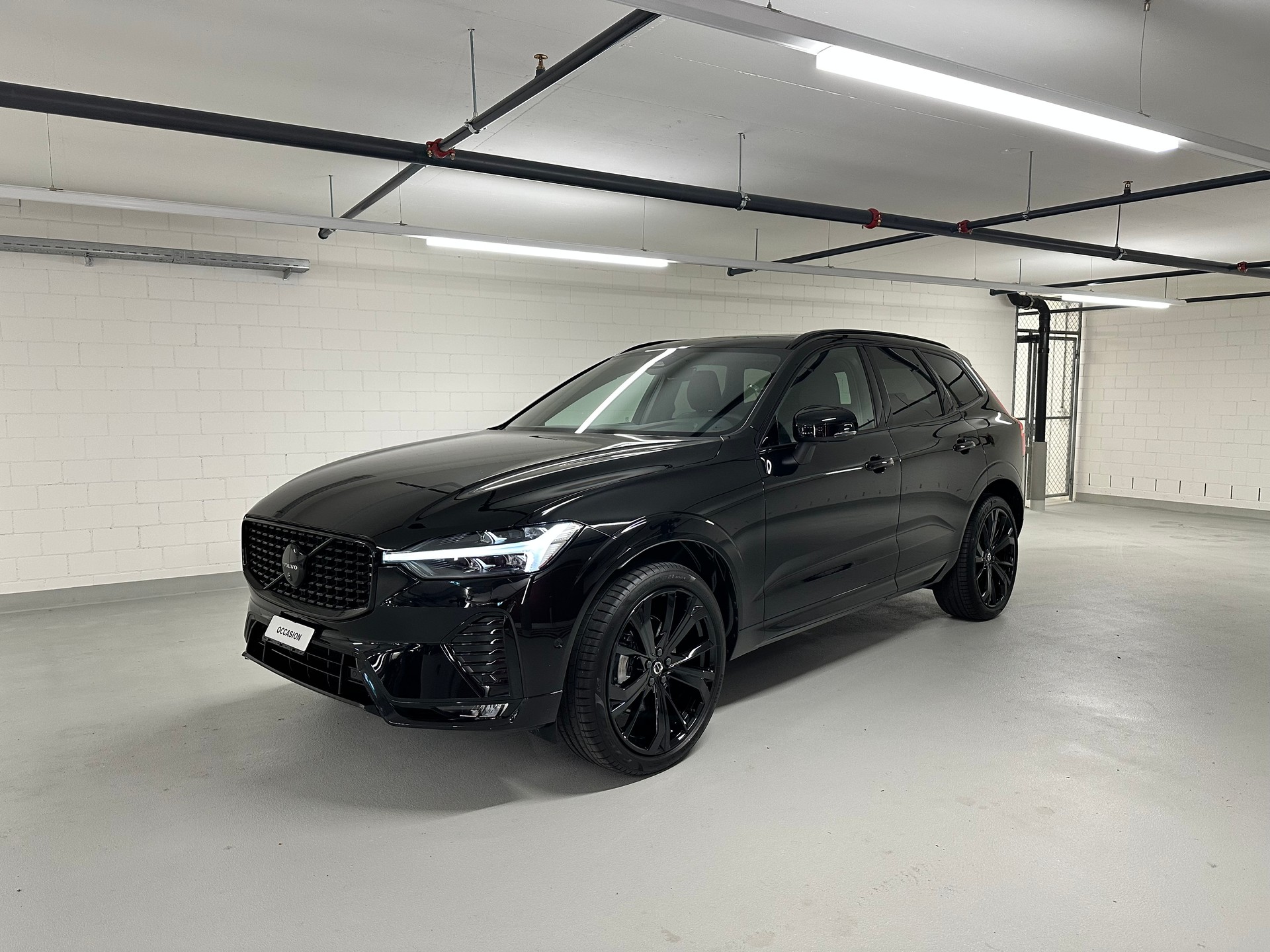 VOLVO XC60 B5 Benzin Mild Hybrid AWD Black Edition Geartronic