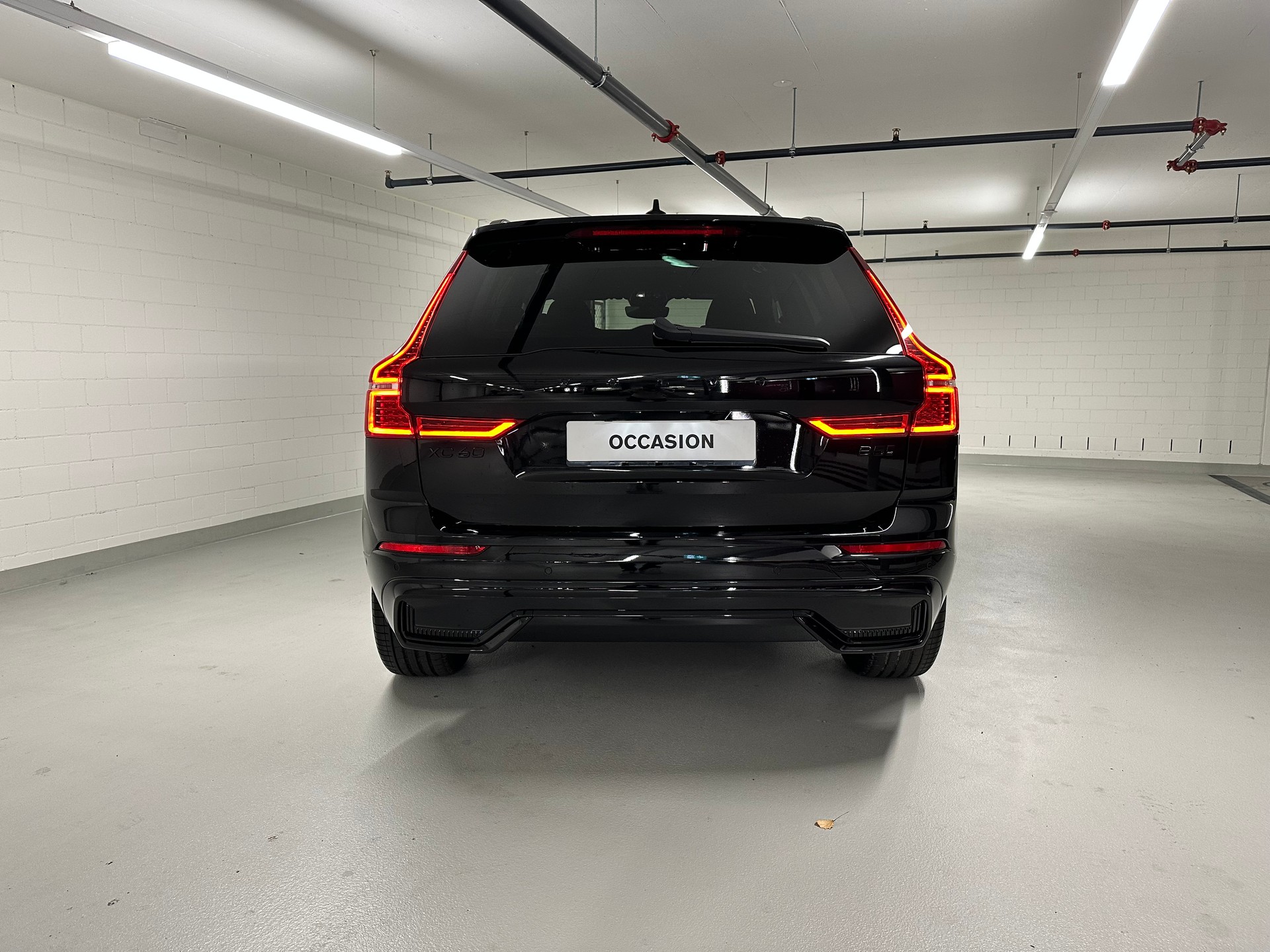 VOLVO XC60 B5 Benzin Mild Hybrid AWD PLUS Black Edition Geartronic-image-3