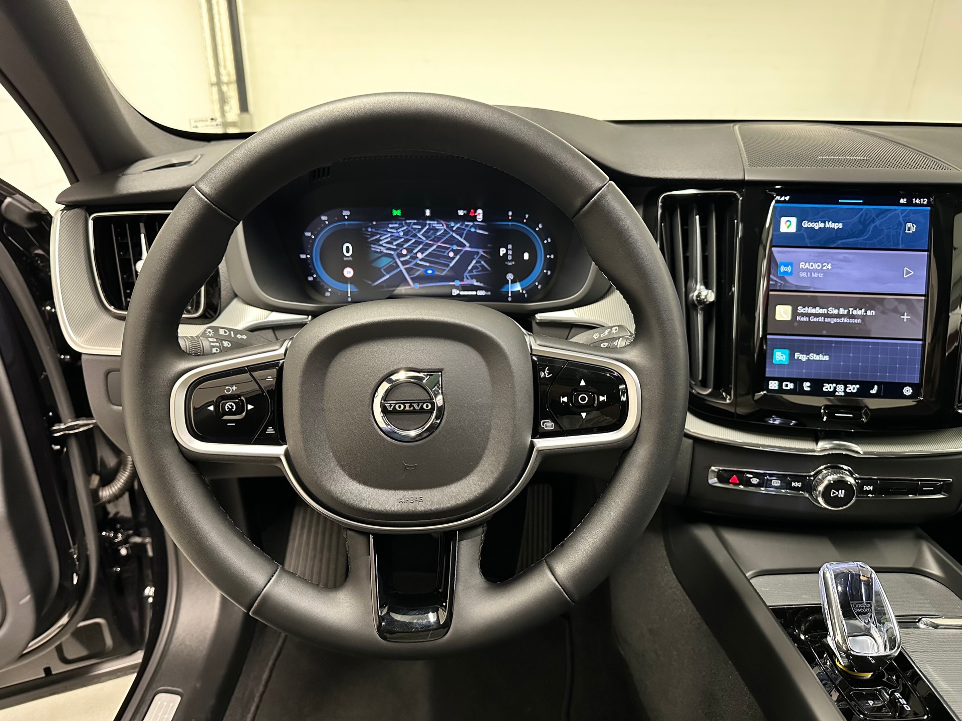 VOLVO XC60 B5 Benzin Mild Hybrid AWD PLUS Black Edition Geartronic-image-9