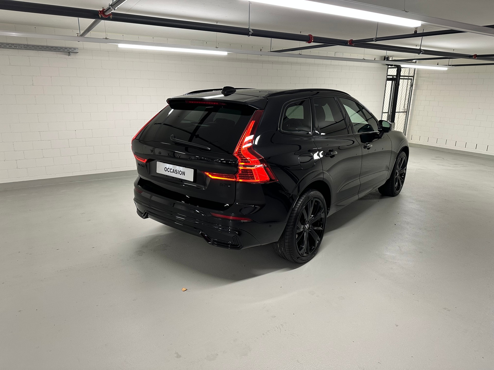 VOLVO XC60 B5 Benzin Mild Hybrid AWD PLUS Black Edition Geartronic-image-2
