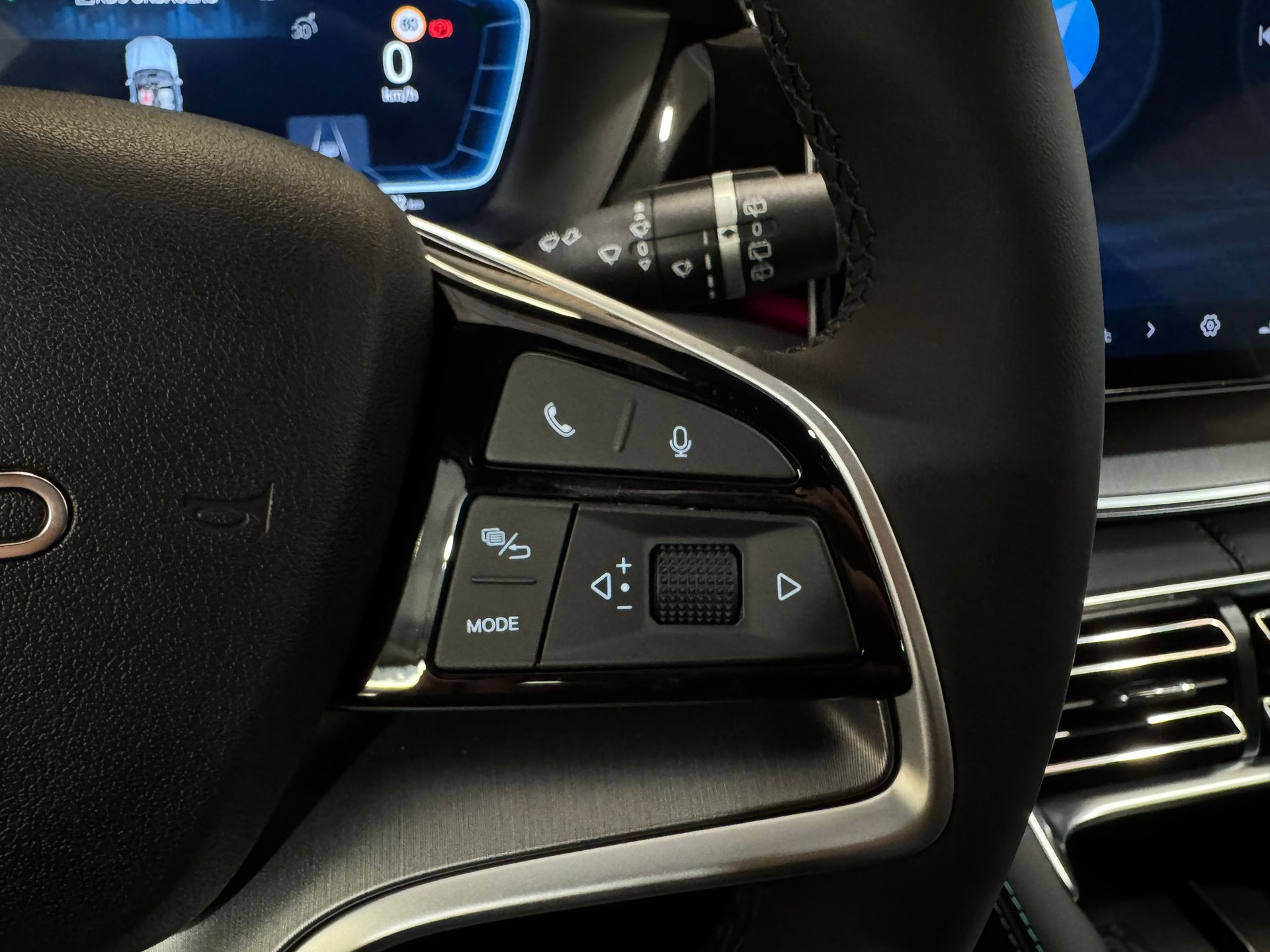 BYD Seal U DM-i Design AWD-image-11
