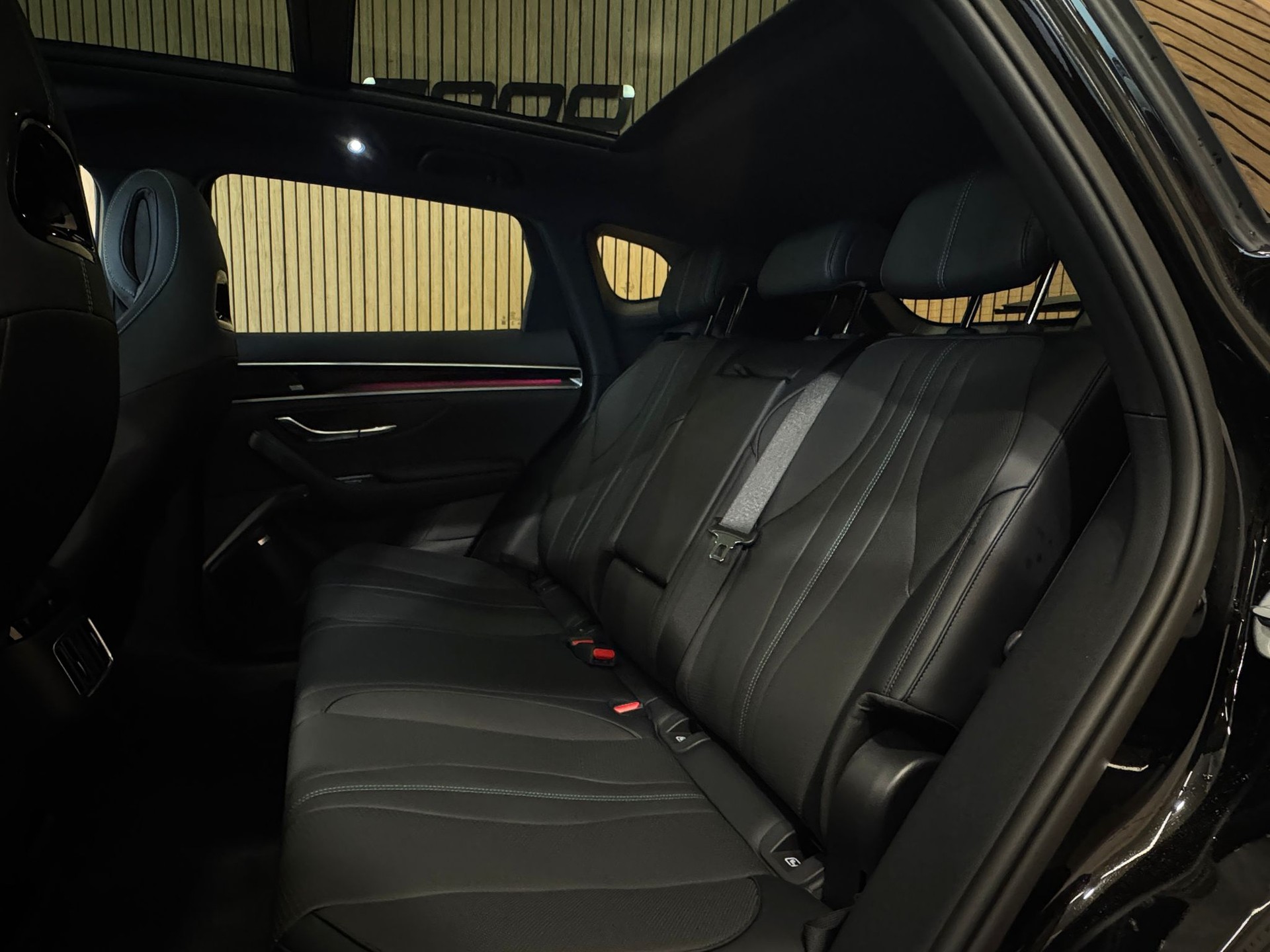 BYD Seal U DM-i Design AWD-image-24