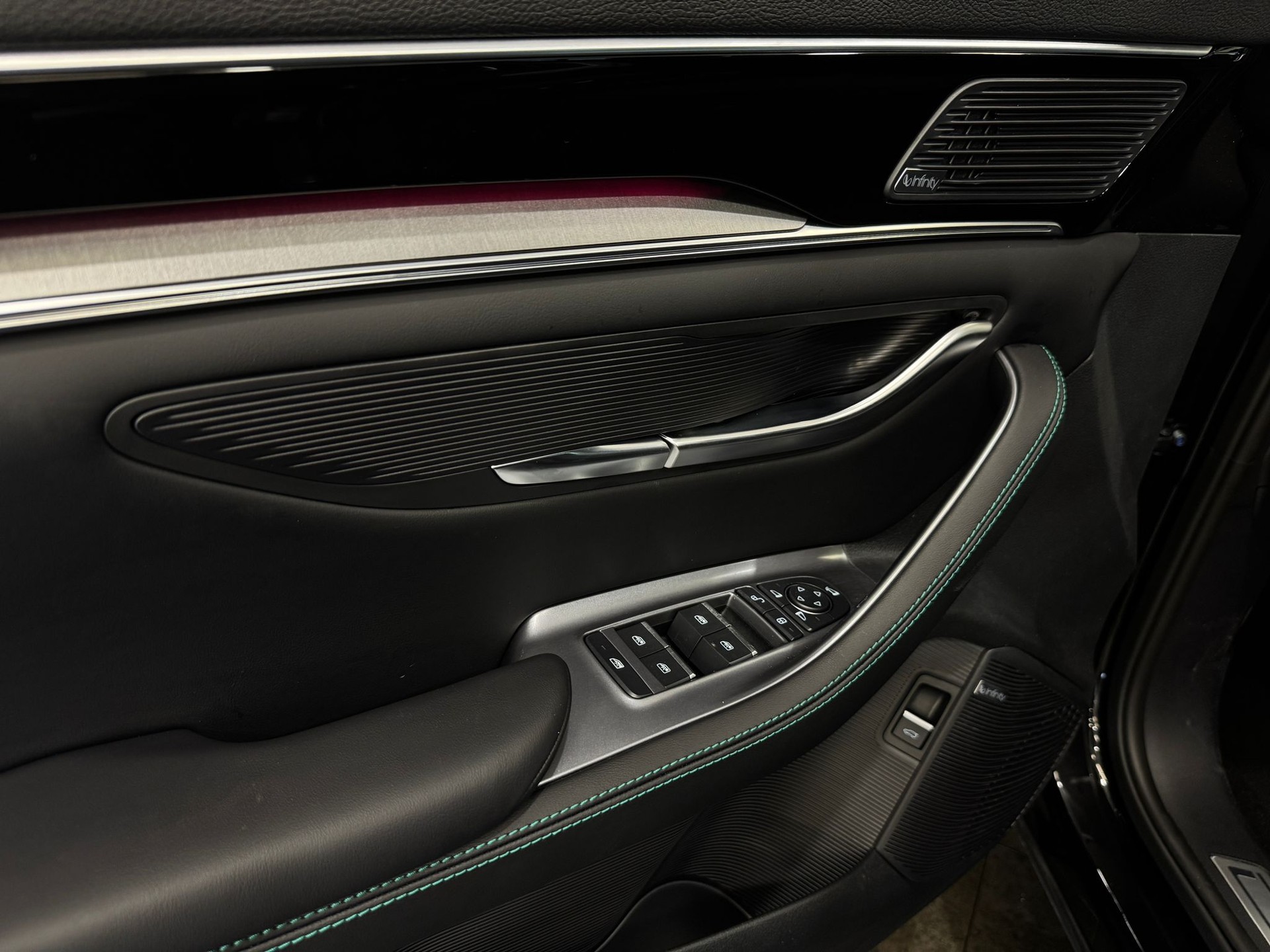 BYD Seal U DM-i Design AWD-image-8