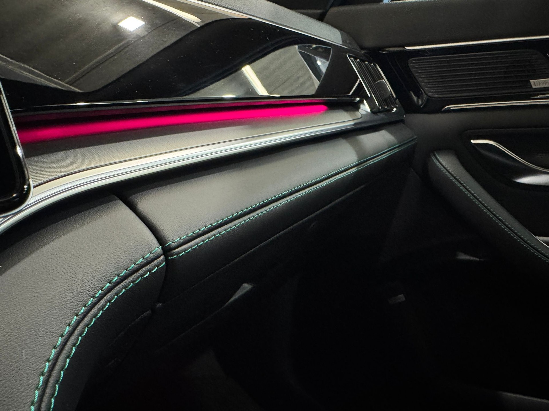 BYD Seal U DM-i Design AWD-image-13