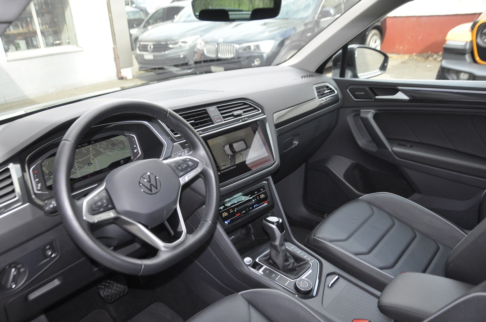 VW Tiguan 2.0 TDI SCR Elegance 4Motion DSG I Anhängerkupplung-image-5