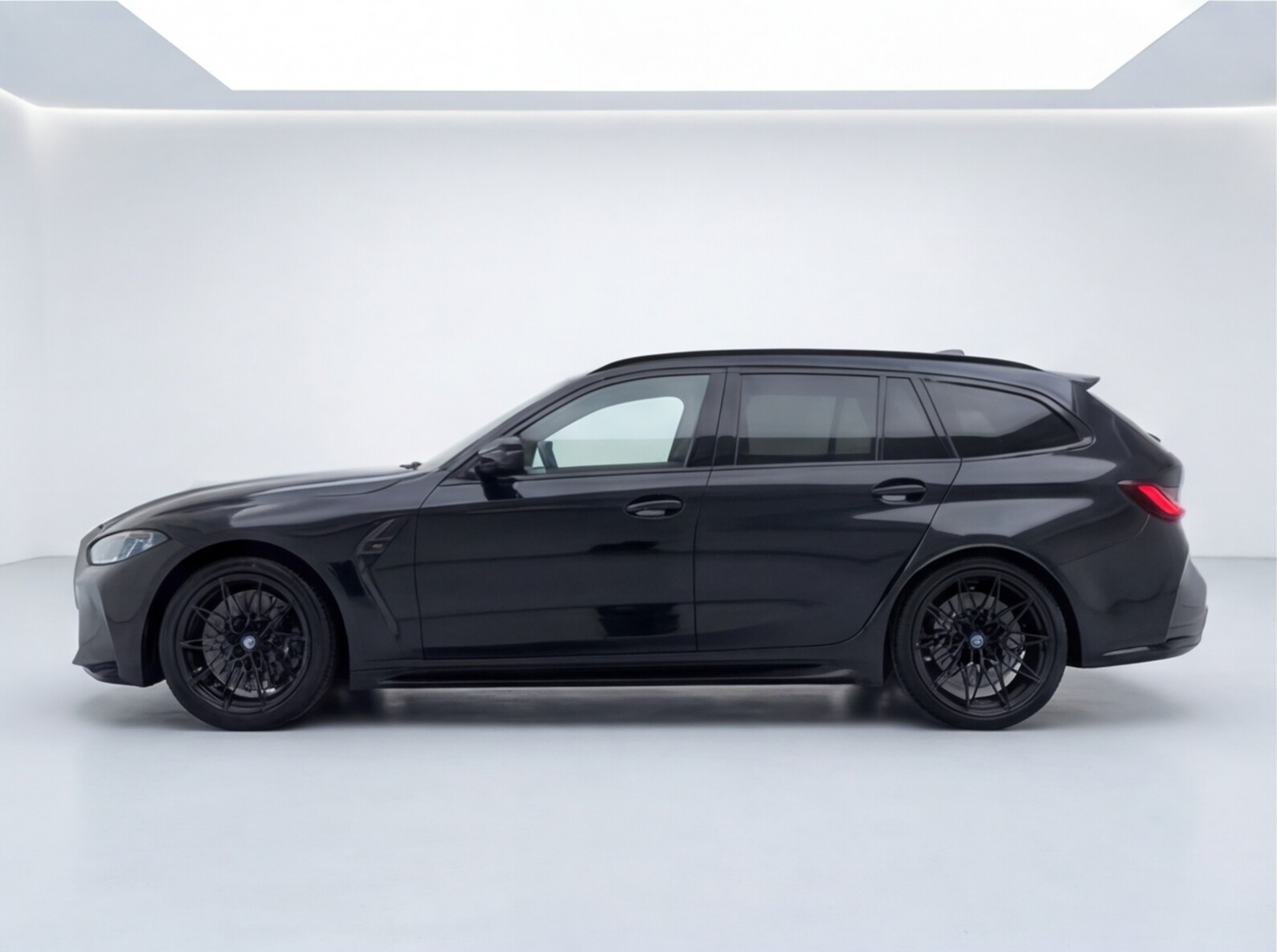 BMW M3 Touring xDrive Competition M-image-7