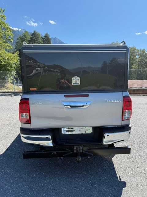 TOYOTA Hilux 2.8D-4D Premium Double Cab 4x4 A-image-2