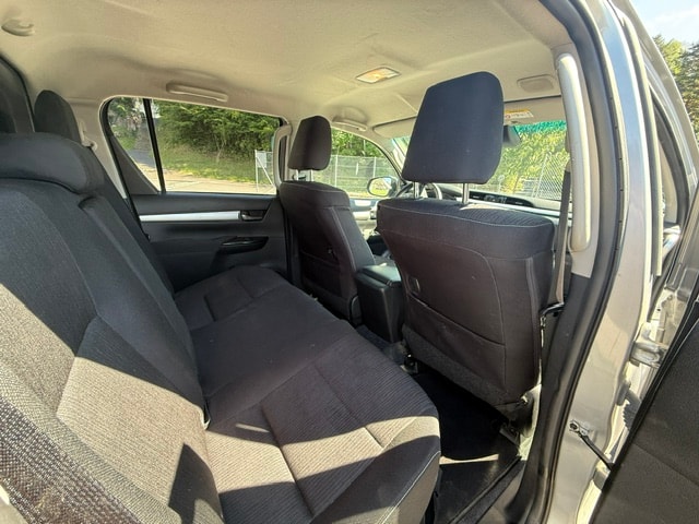 TOYOTA Hilux 2.8D-4D Premium Double Cab 4x4 A-image-5