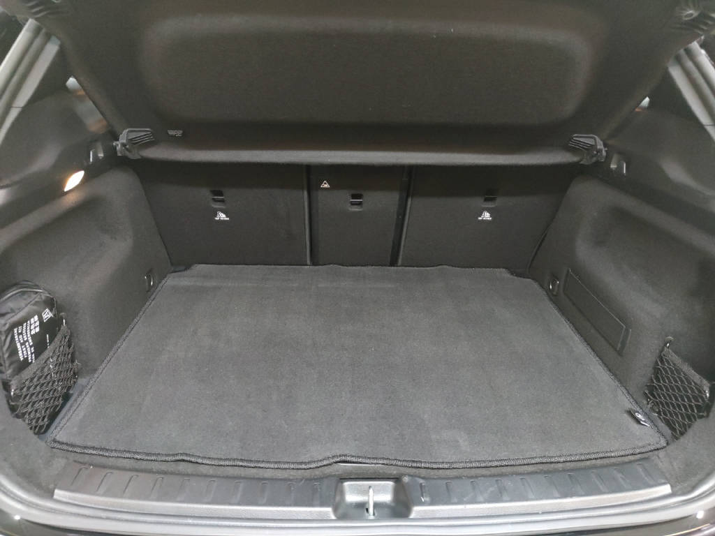 MERCEDES-BENZ GLA 220 d AMG Line 4Matic-image-7