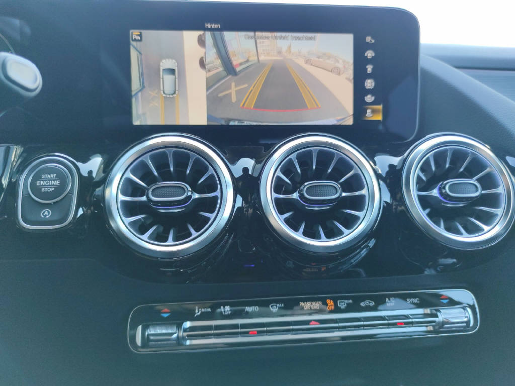 MERCEDES-BENZ GLA 220 d AMG Line 4Matic-image-5