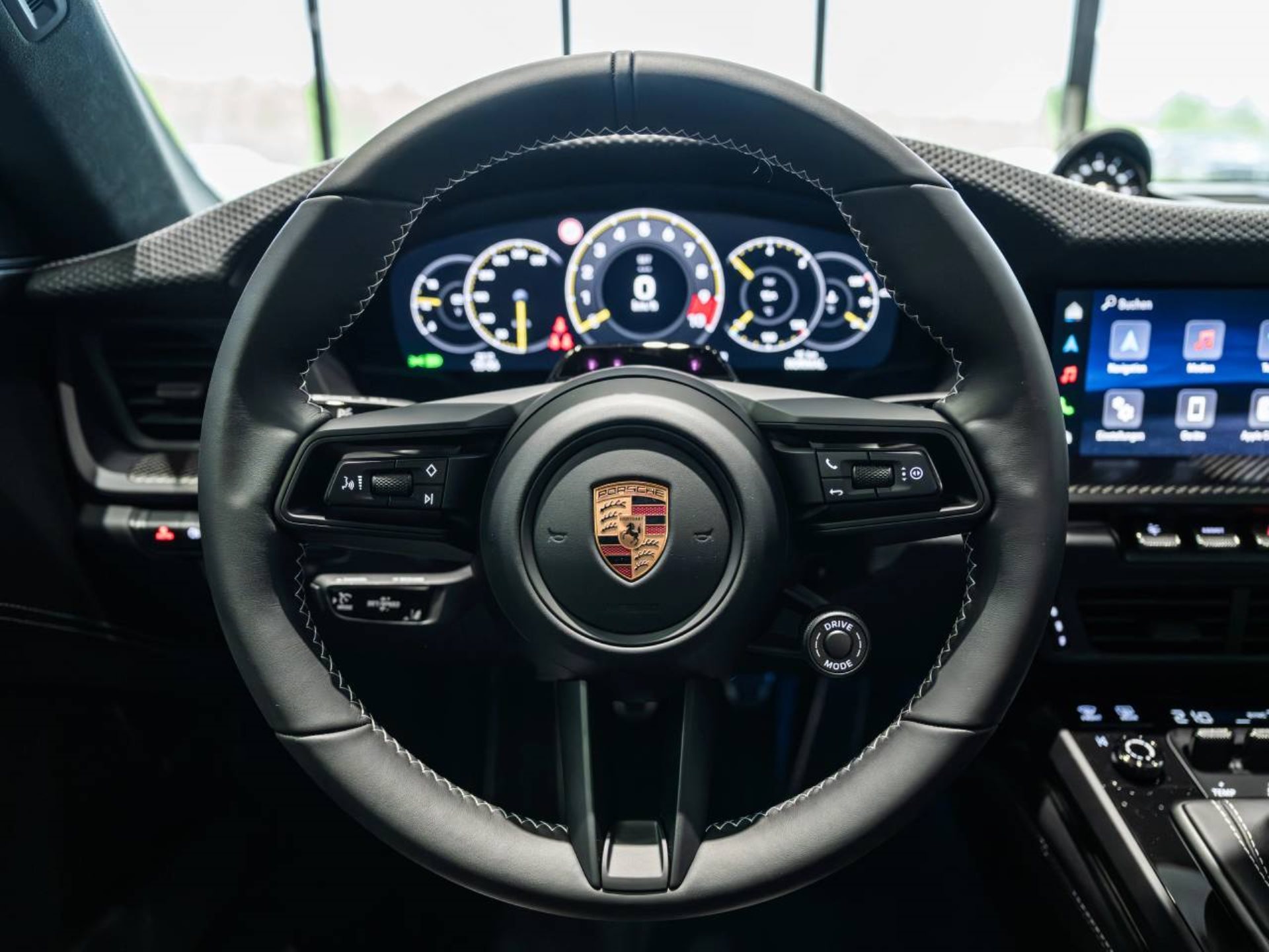 PORSCHE 911 GT3 mit Touring-Paket-image-12