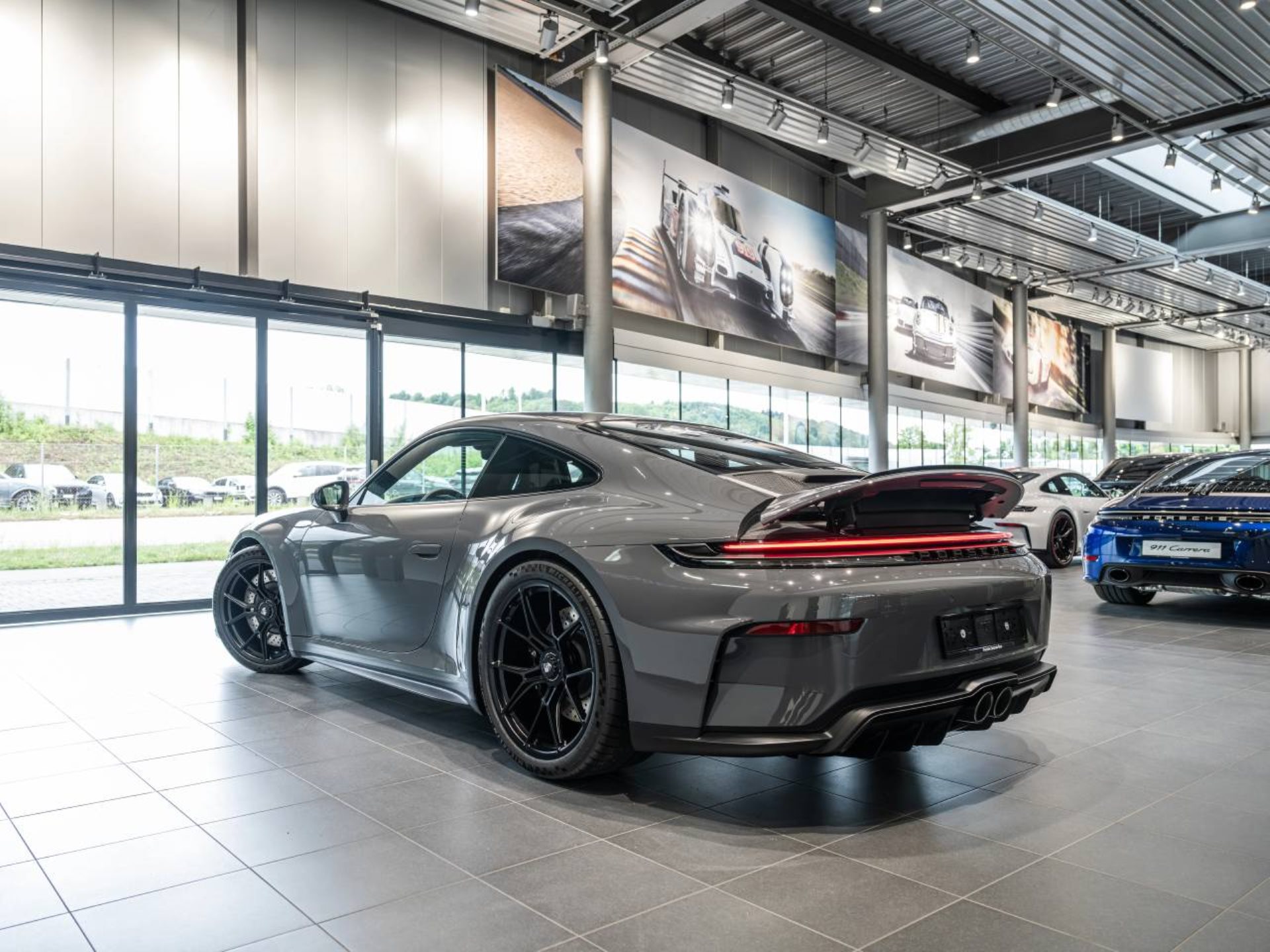 PORSCHE 911 GT3 mit Touring-Paket-image-6