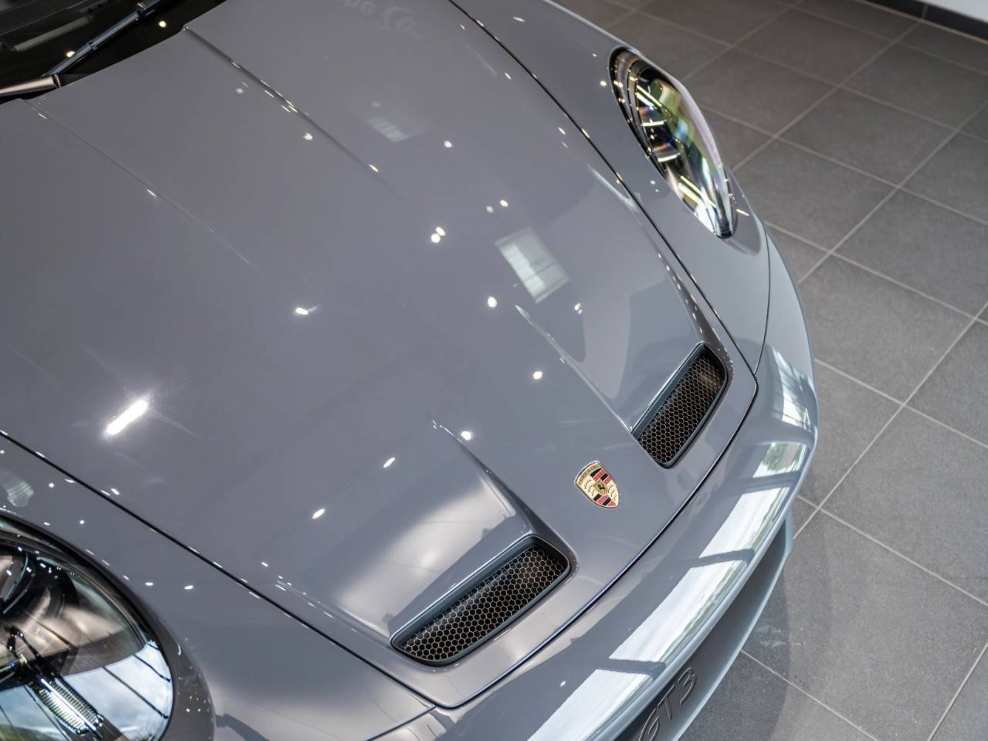 PORSCHE 911 GT3 mit Touring-Paket-image-24