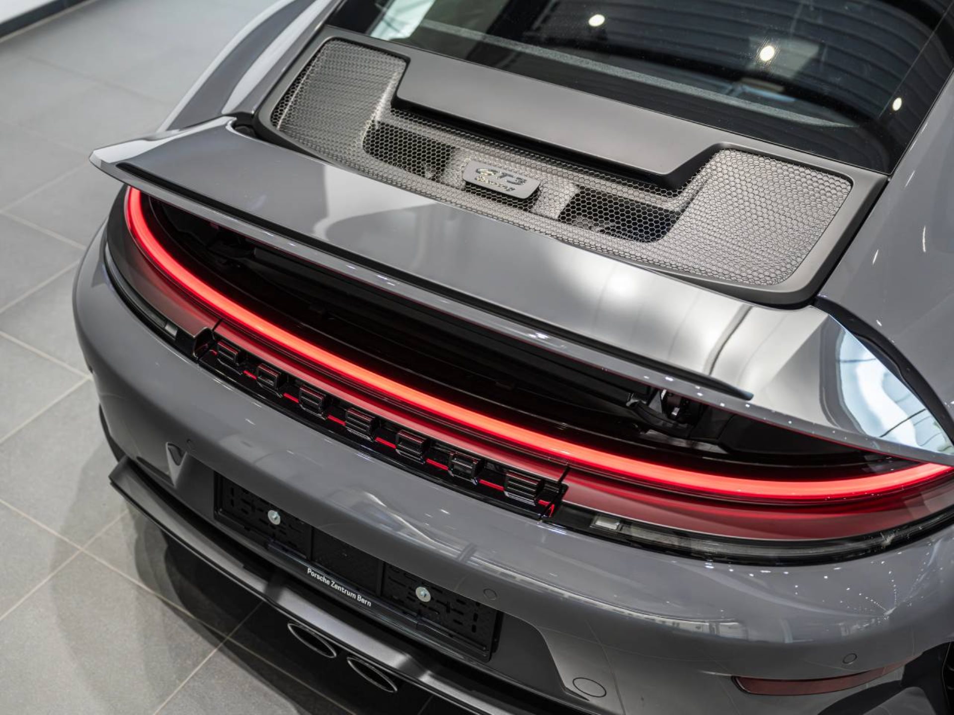 PORSCHE 911 GT3 mit Touring-Paket-image-26