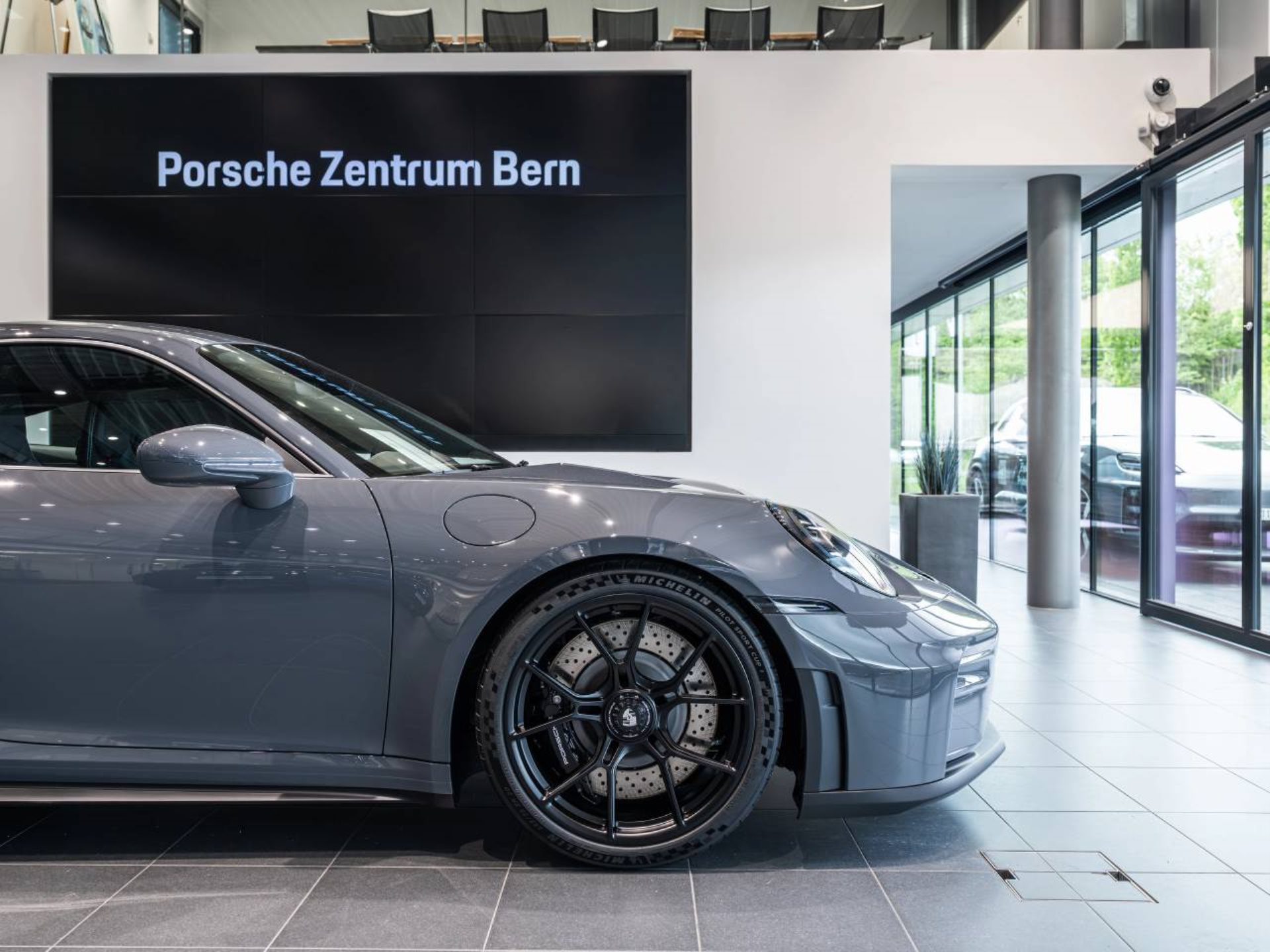 PORSCHE 911 GT3 mit Touring-Paket-image-11