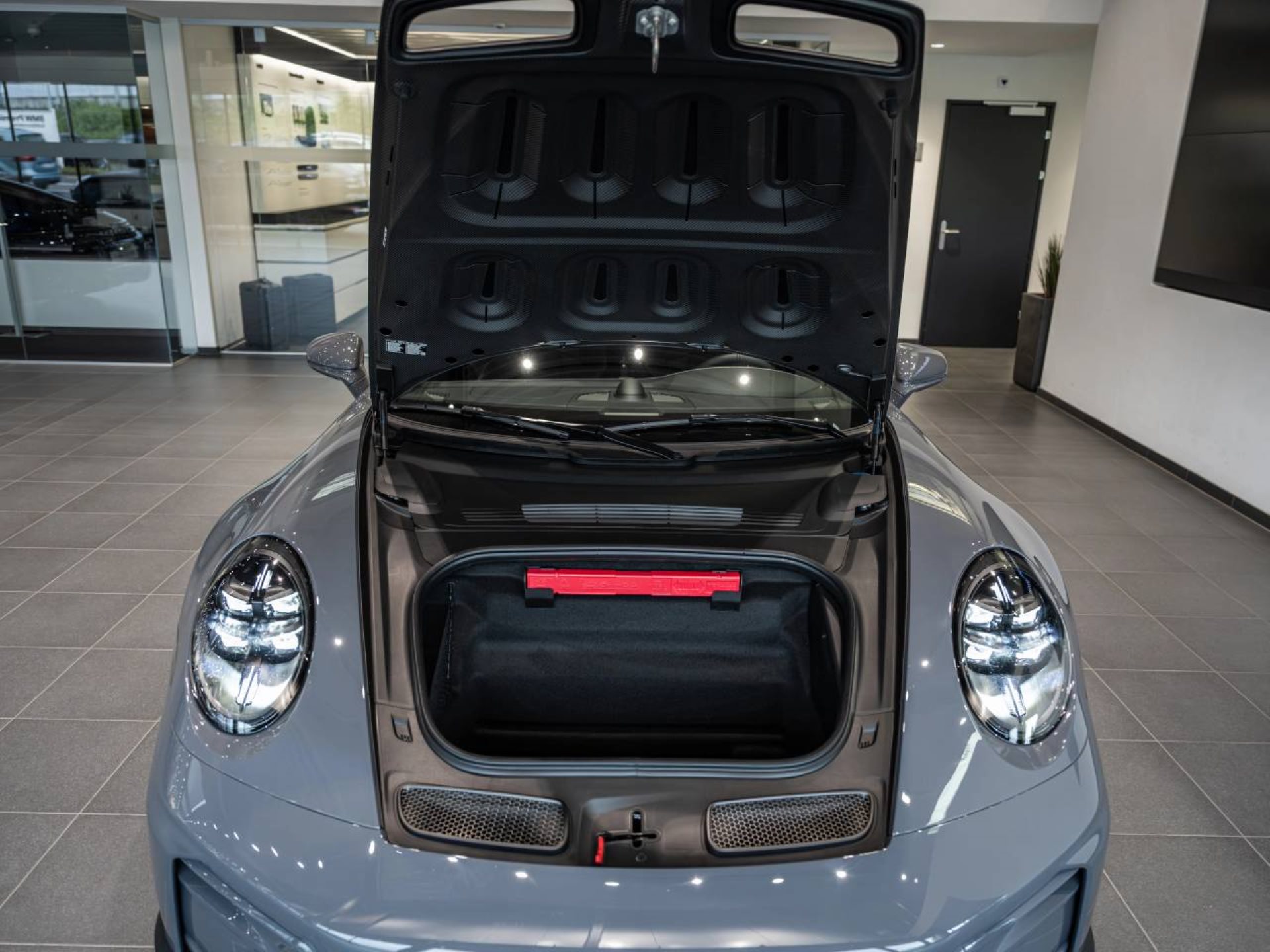 PORSCHE 911 GT3 mit Touring-Paket-image-9