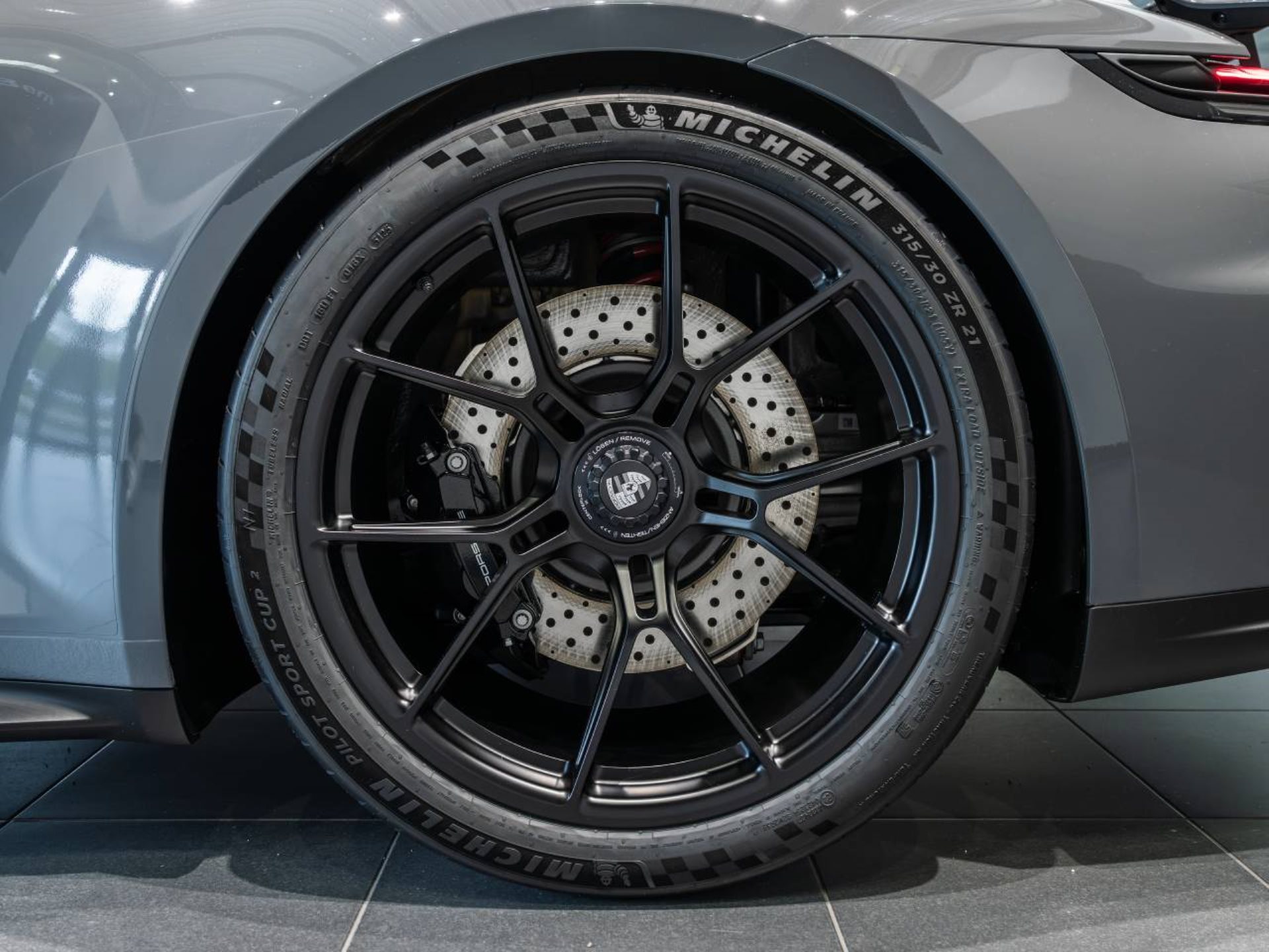 PORSCHE 911 GT3 mit Touring-Paket-image-29