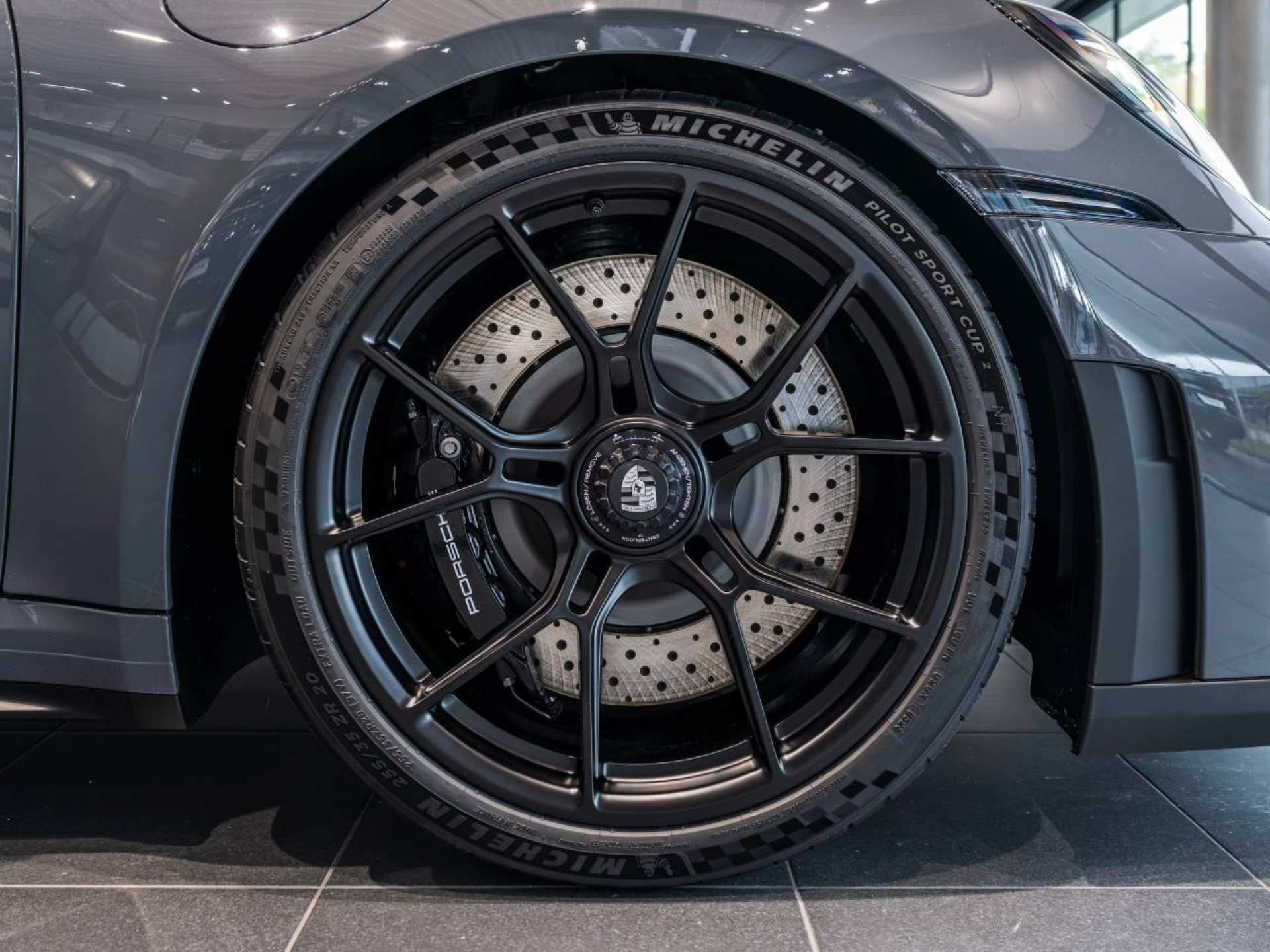 PORSCHE 911 GT3 mit Touring-Paket-image-30