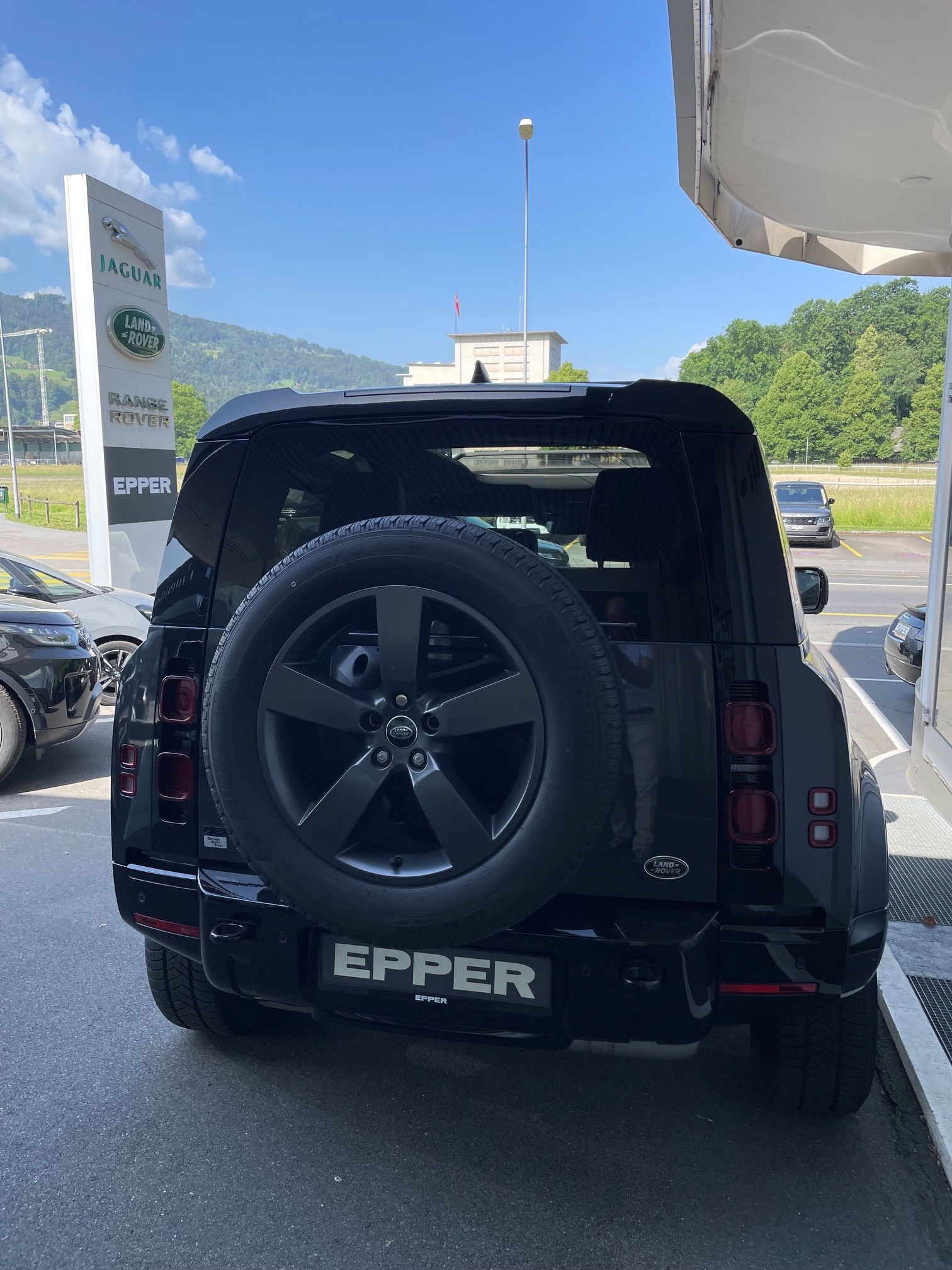LAND ROVER Defender 90 3.0 D I6 250 SE-image-18
