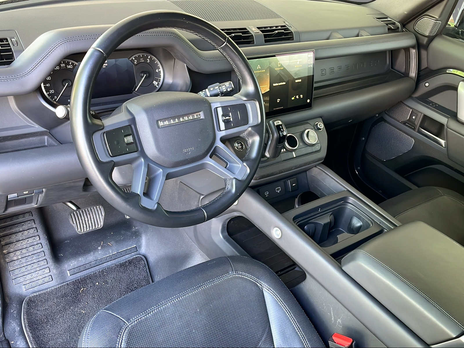 LAND ROVER Defender 90 3.0 D I6 250 SE-image-4