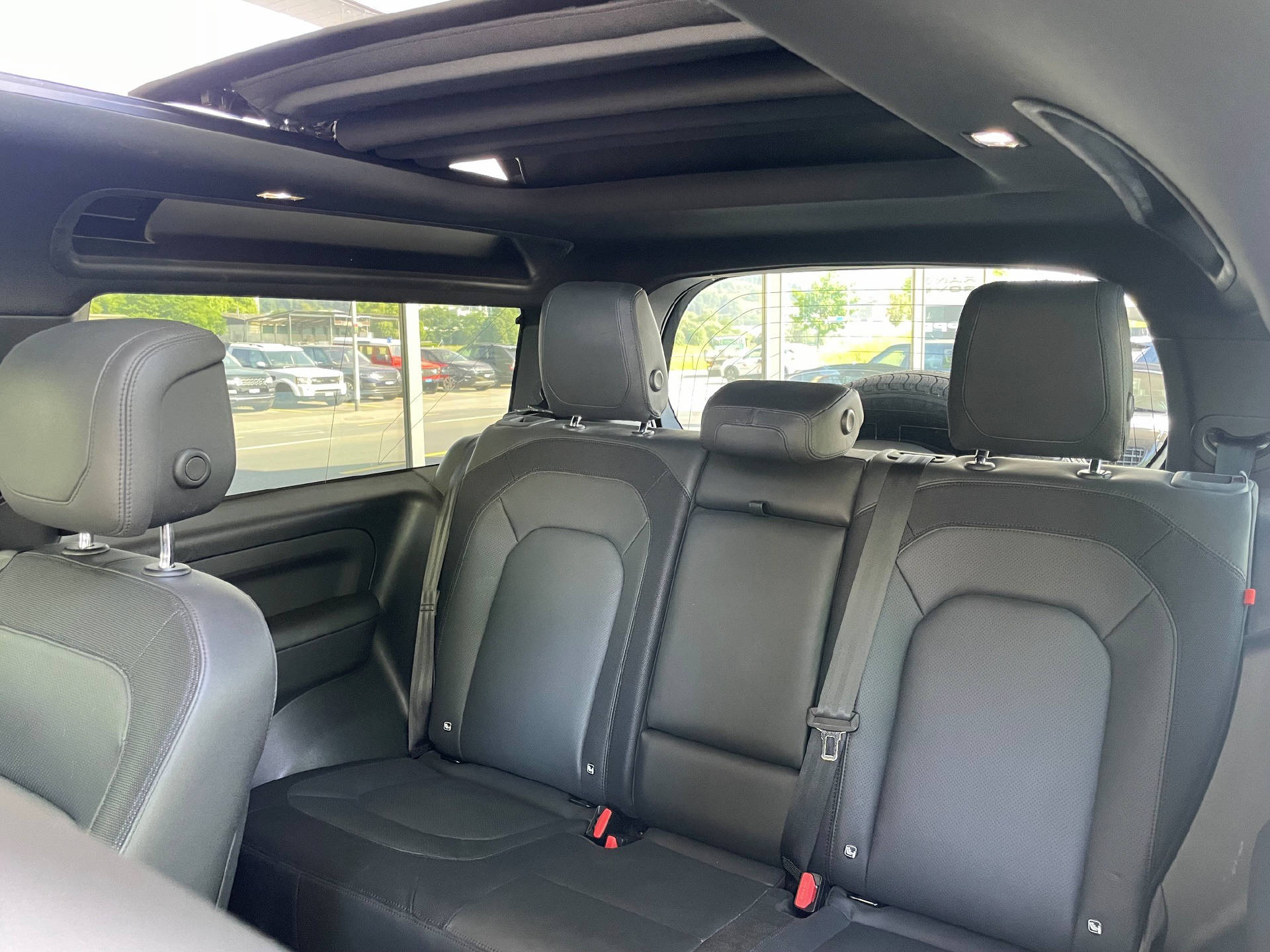 LAND ROVER Defender 90 3.0 D I6 250 SE-image-6