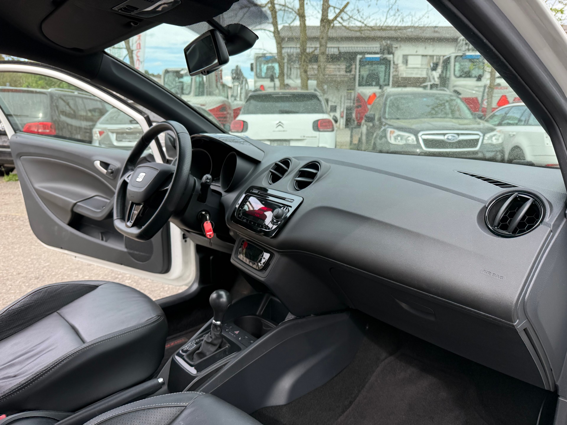 SEAT Ibiza SC 1.4 TSI Cupra DSG-image-9