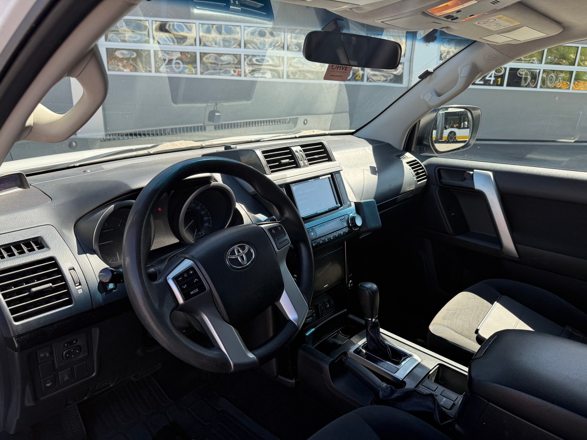 TOYOTA Land Cruiser 3.0TD-image-7