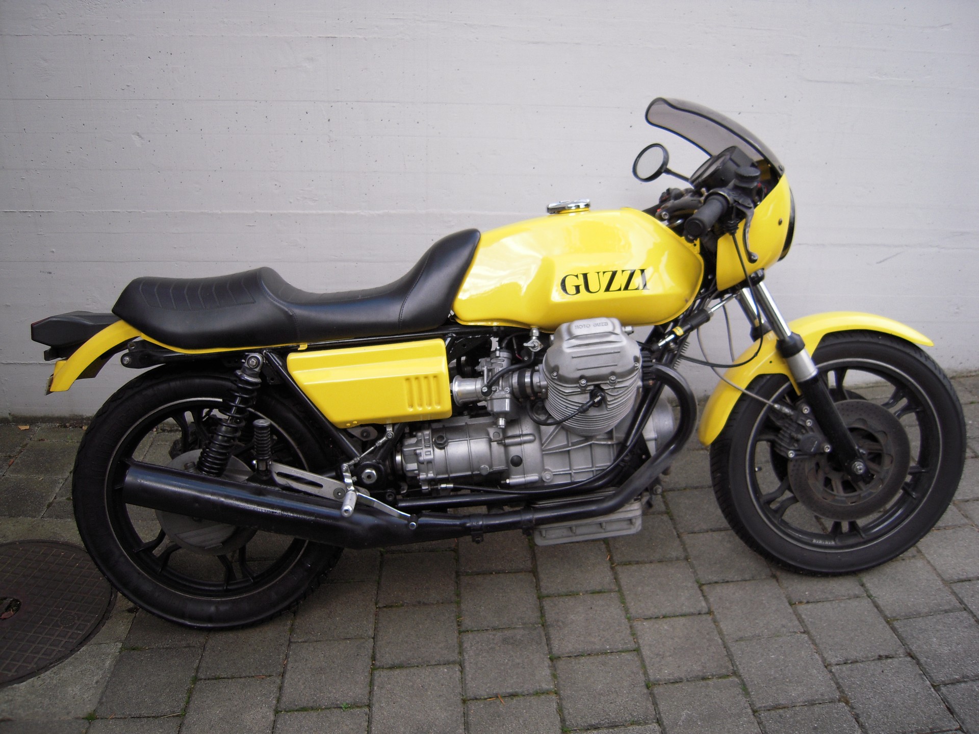 MOTO GUZZI Le Mans 1