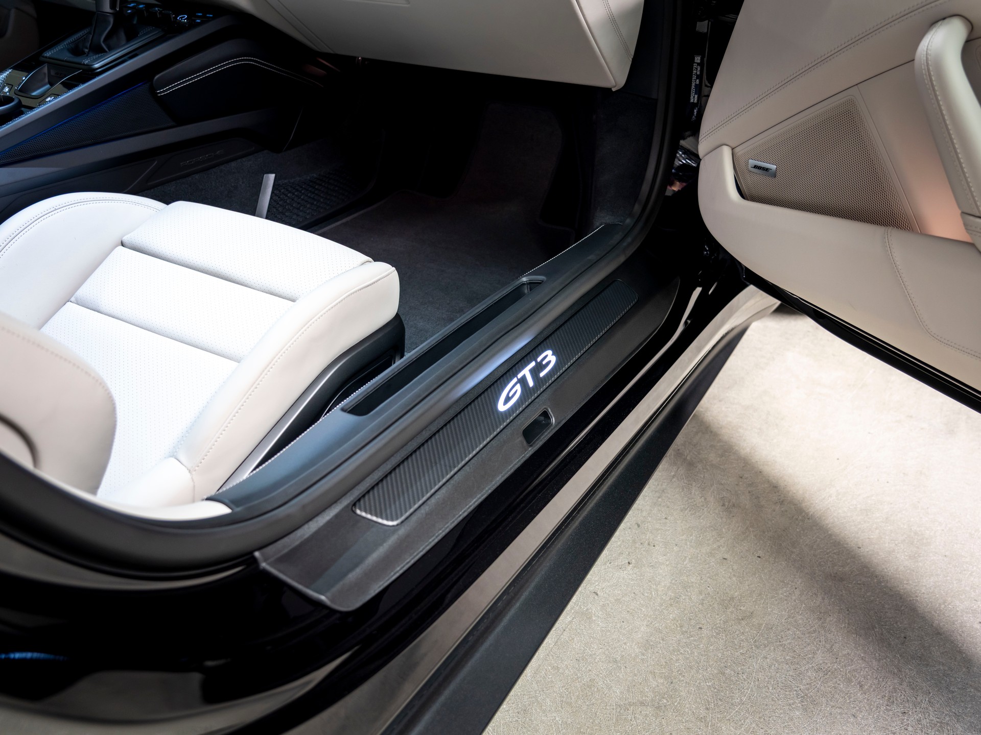 PORSCHE 911 Carrera GT3 PDK Touring-image-19