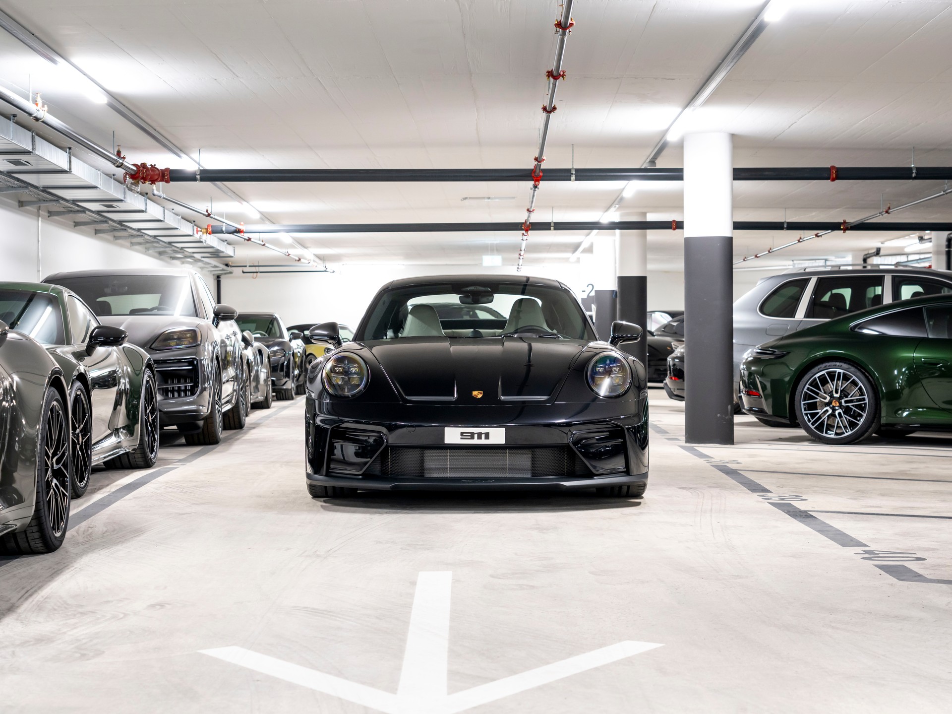 PORSCHE 911 Carrera GT3 PDK Touring-image-7