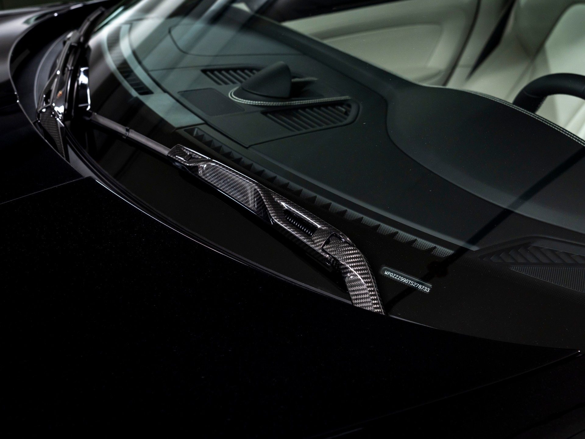 PORSCHE 911 Carrera GT3 PDK Touring-image-25