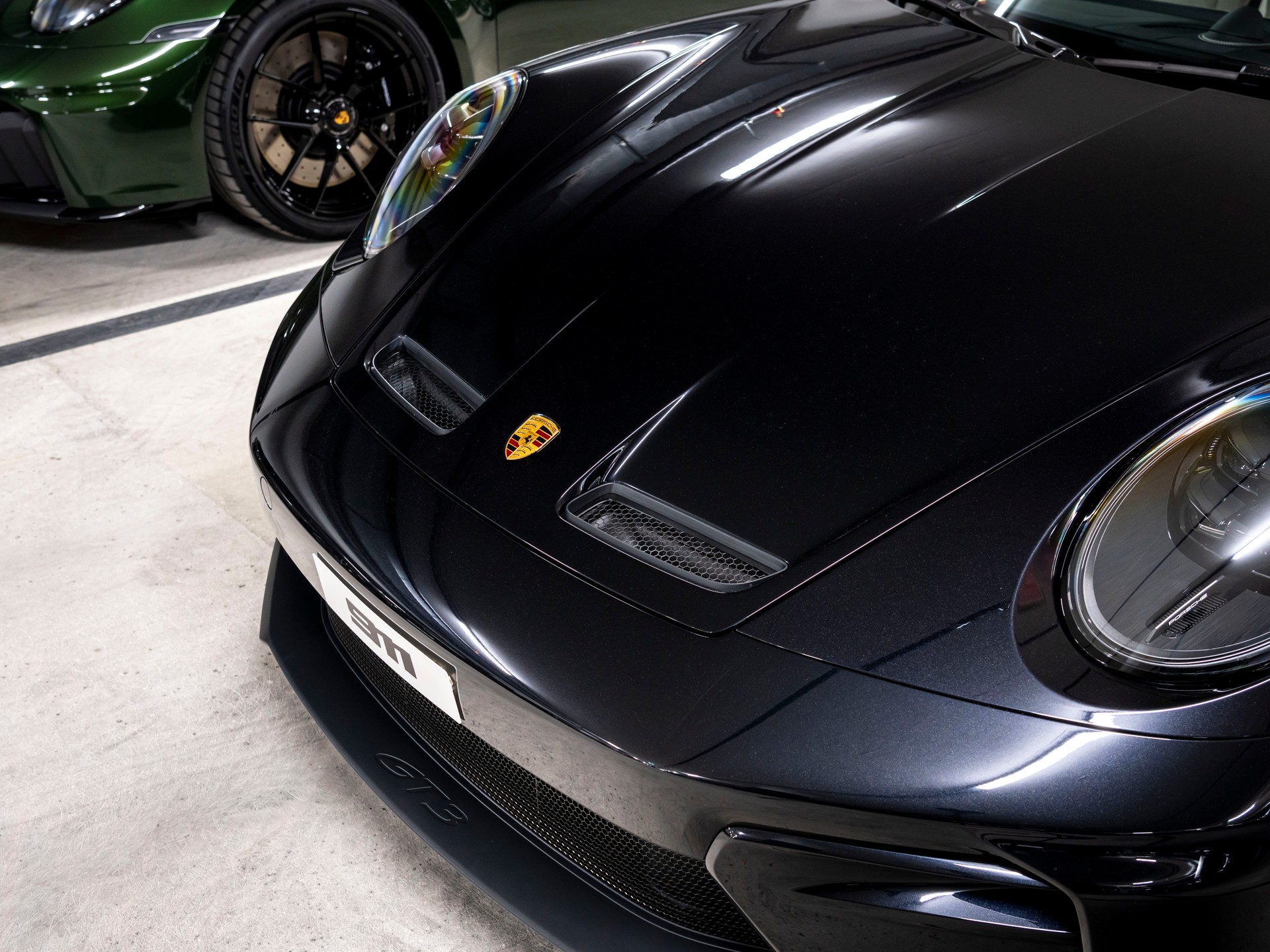 PORSCHE 911 Carrera GT3 PDK Touring-image-24