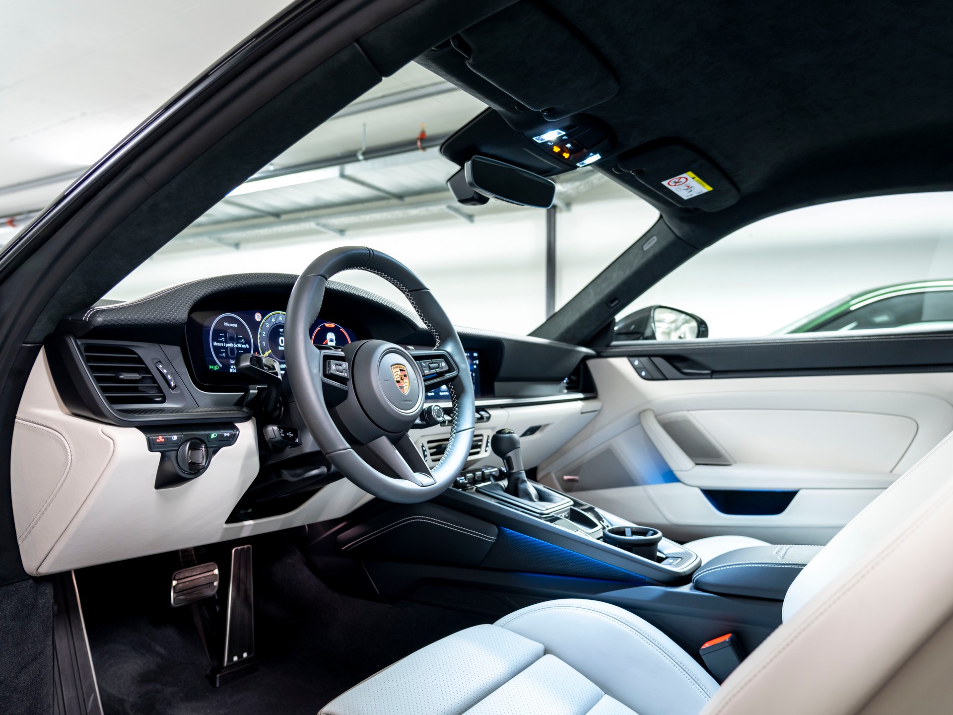 PORSCHE 911 Carrera GT3 PDK Touring-image-9