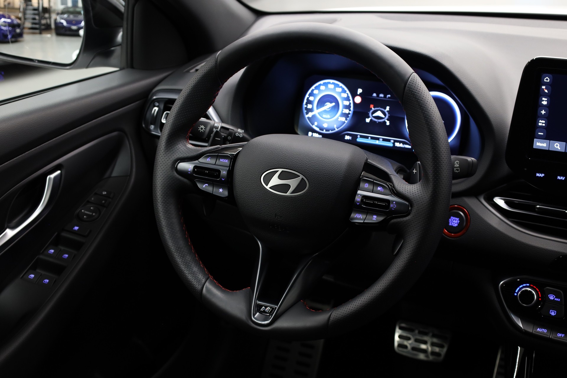 HYUNDAI i30 1.5 T-GDi N-Line-image-16