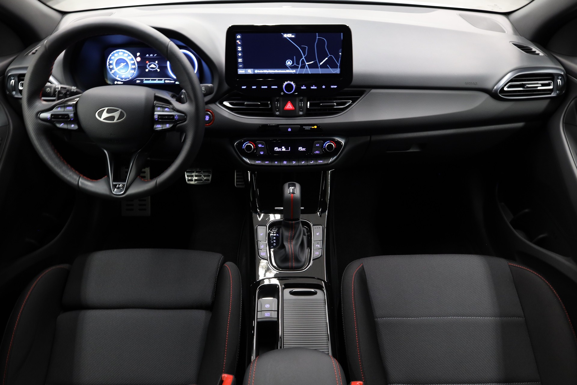 HYUNDAI i30 1.5 T-GDi N-Line-image-12