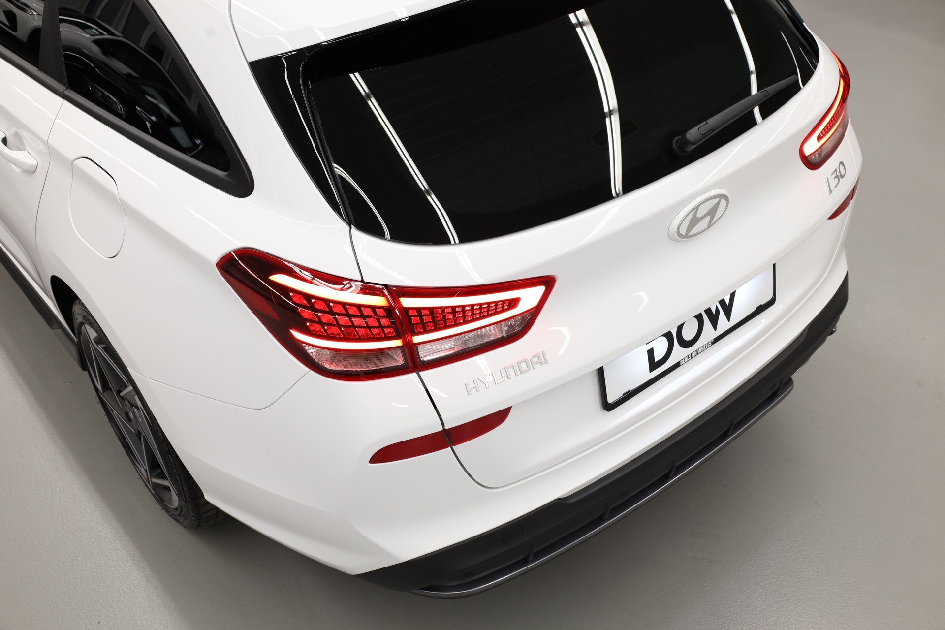 HYUNDAI i30 1.5 T-GDi N-Line-image-9