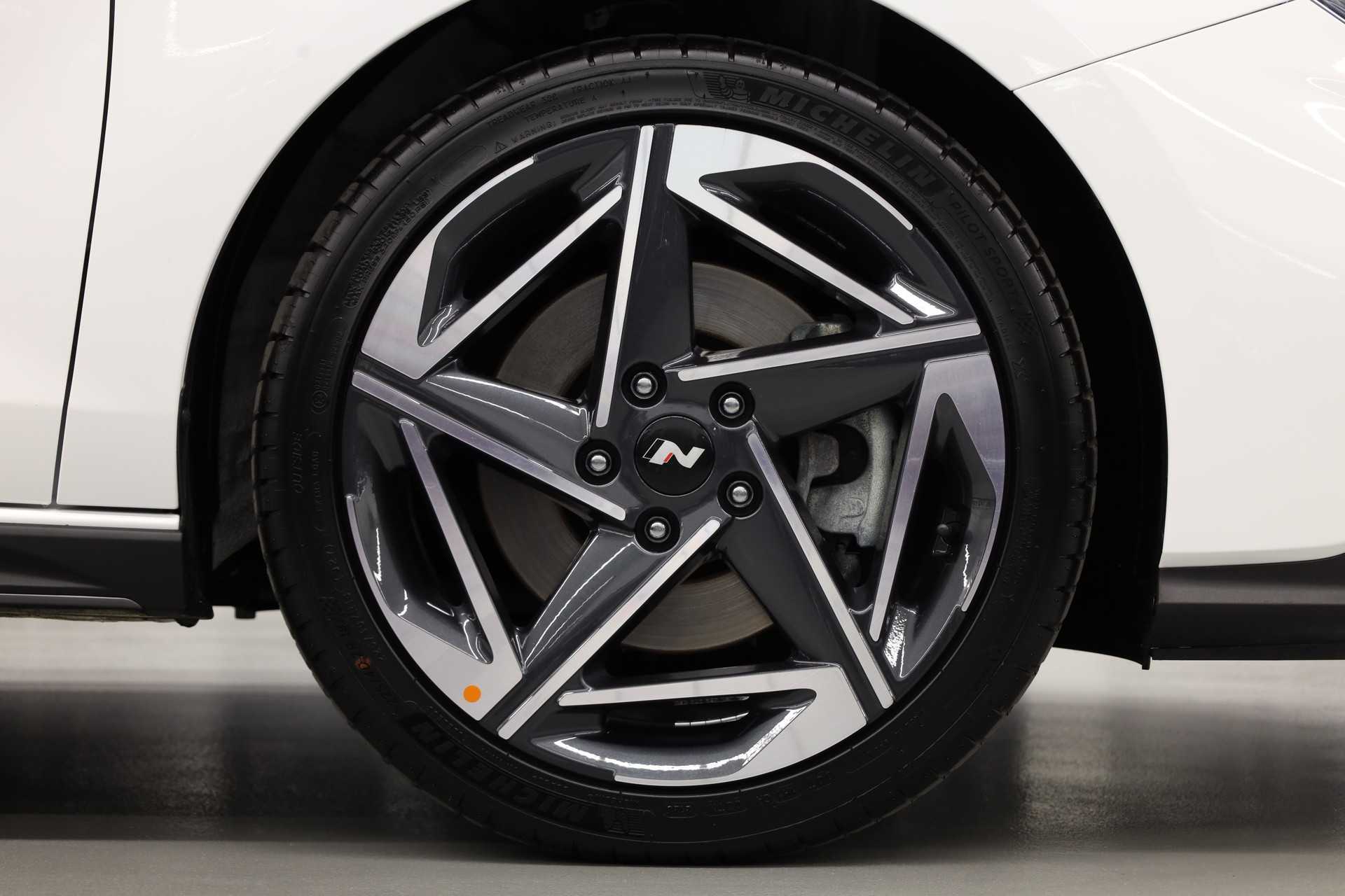 HYUNDAI i30 1.5 T-GDi N-Line-image-11