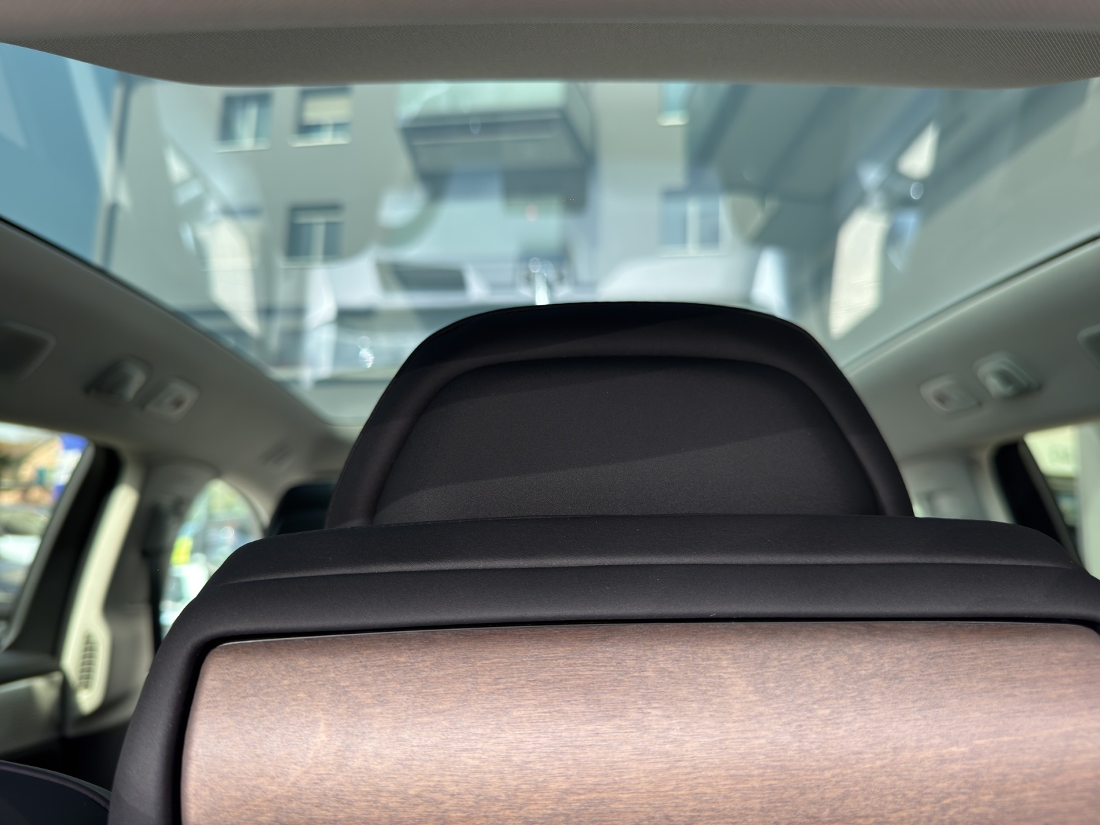 VOLVO ES90 Ultra-image-13