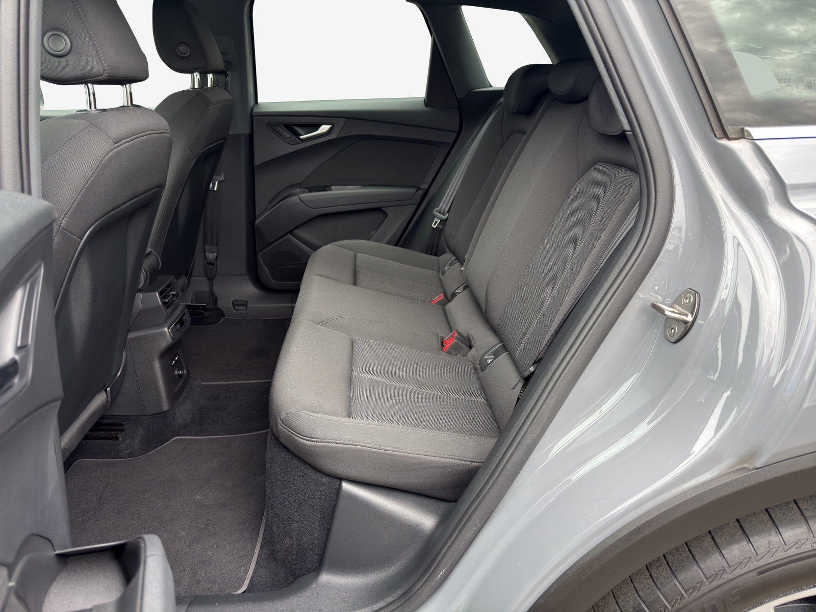 AUDI Q4 e-tron 35-image-12