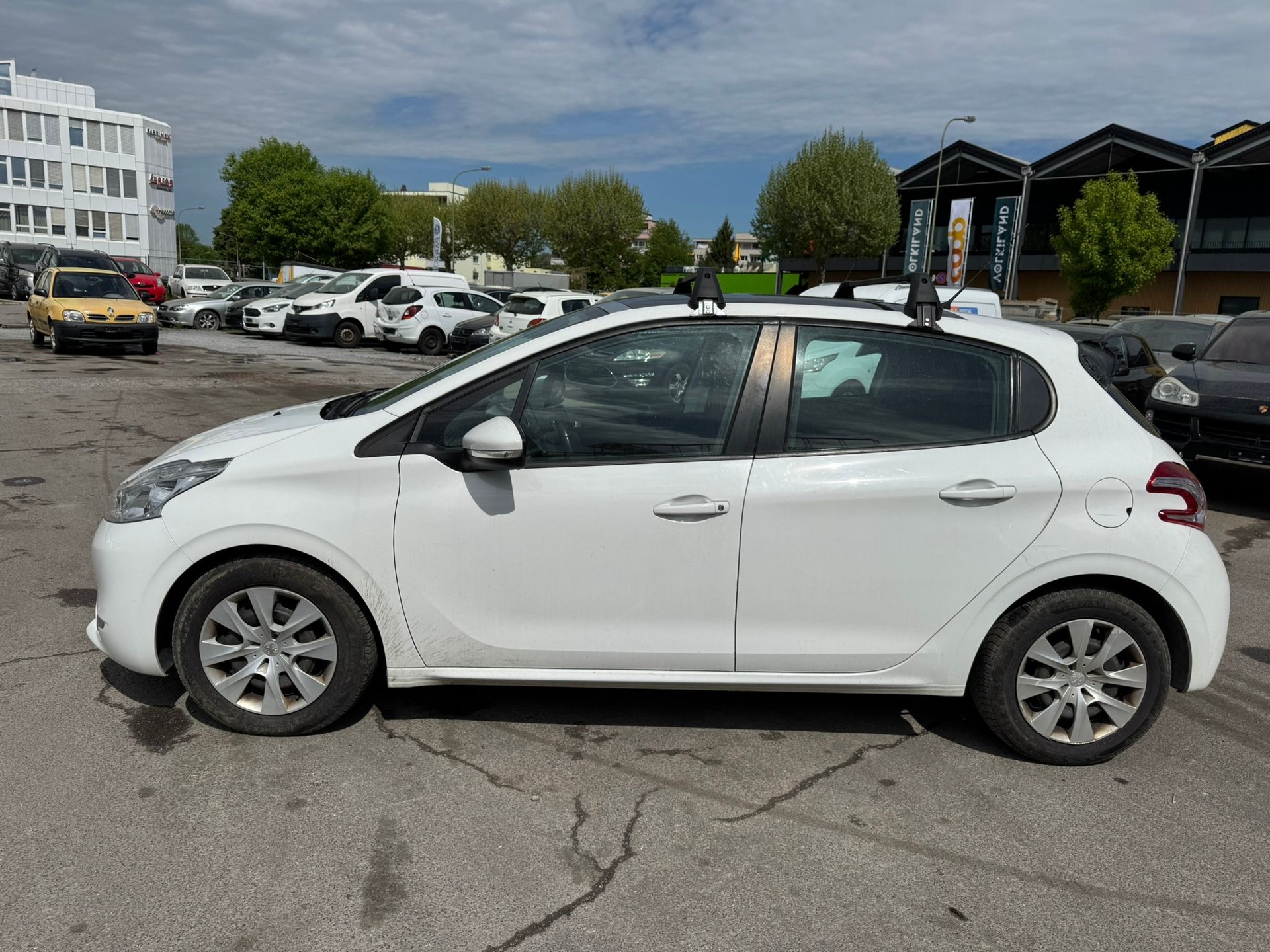 PEUGEOT 208 1.6 BlueHDi Active-image-3