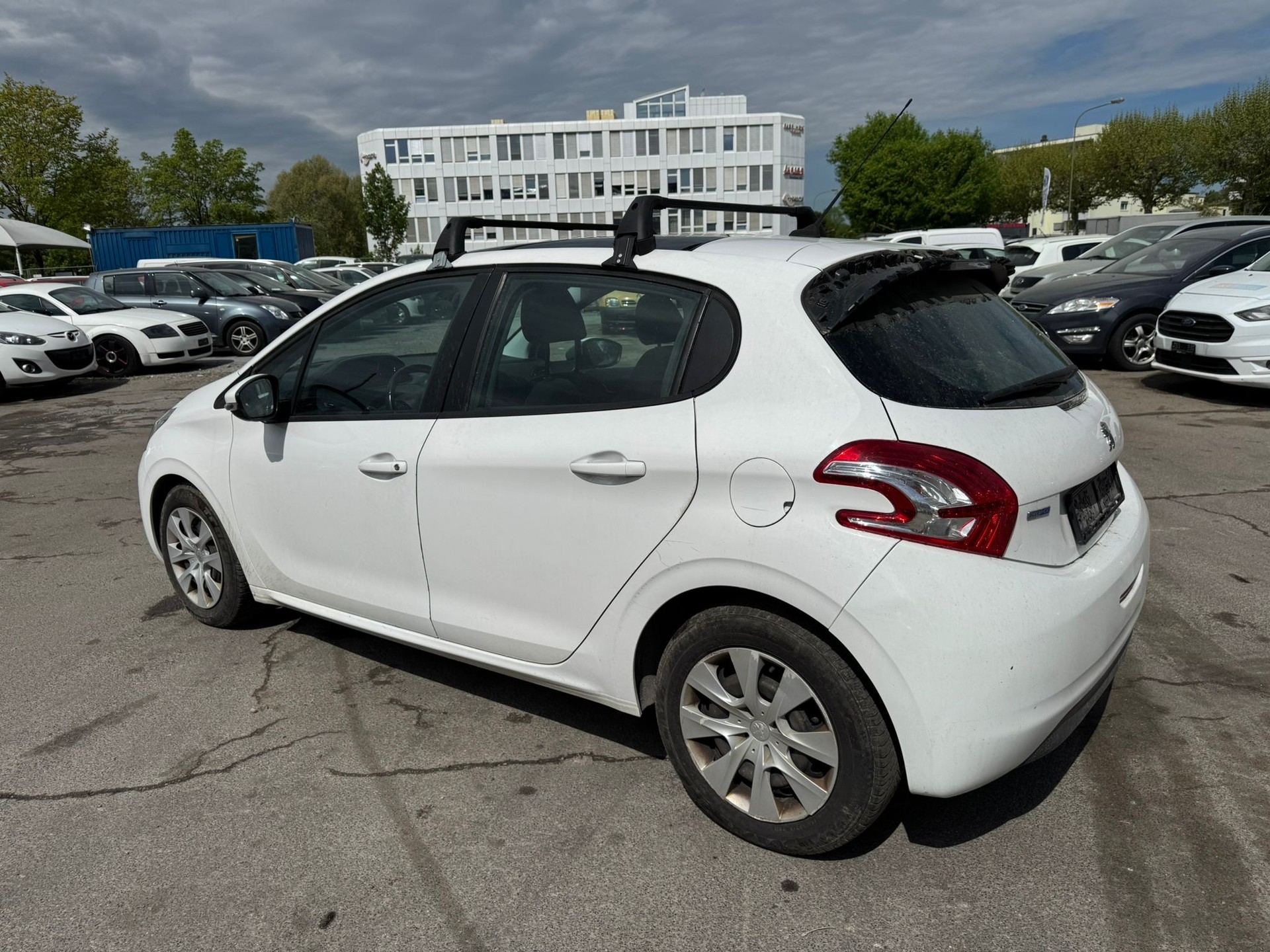 PEUGEOT 208 1.6 BlueHDi Active-image-2