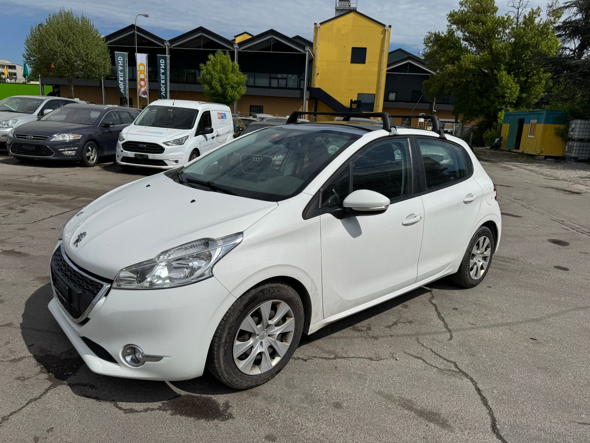 PEUGEOT 208 1.6 BlueHDi Active-image-1