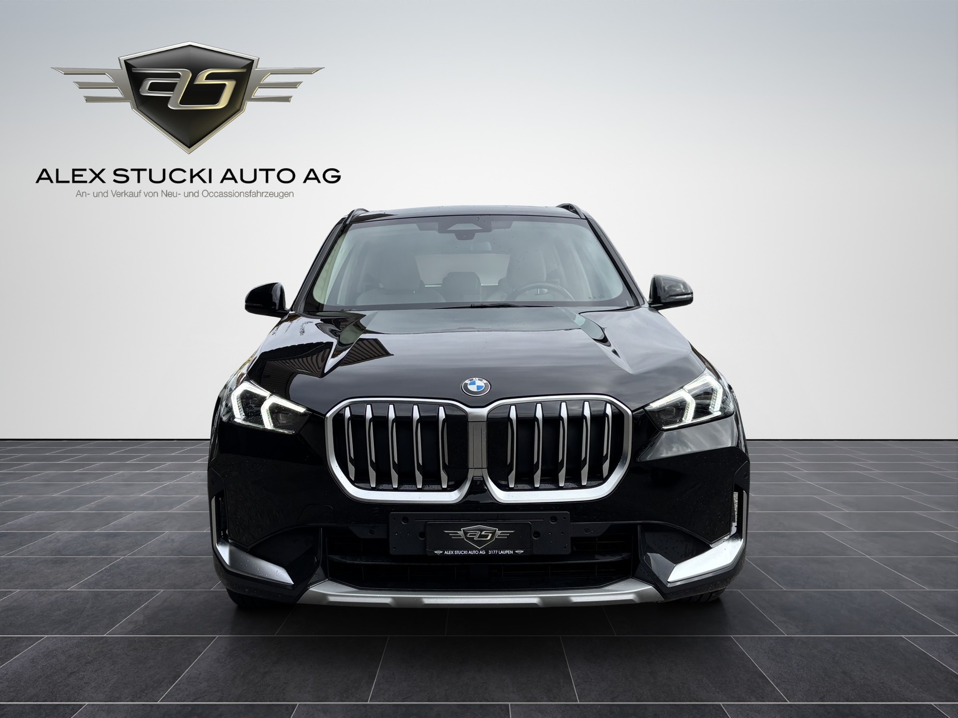 BMW X1 sDrive 18d xLine-showroom-element-1